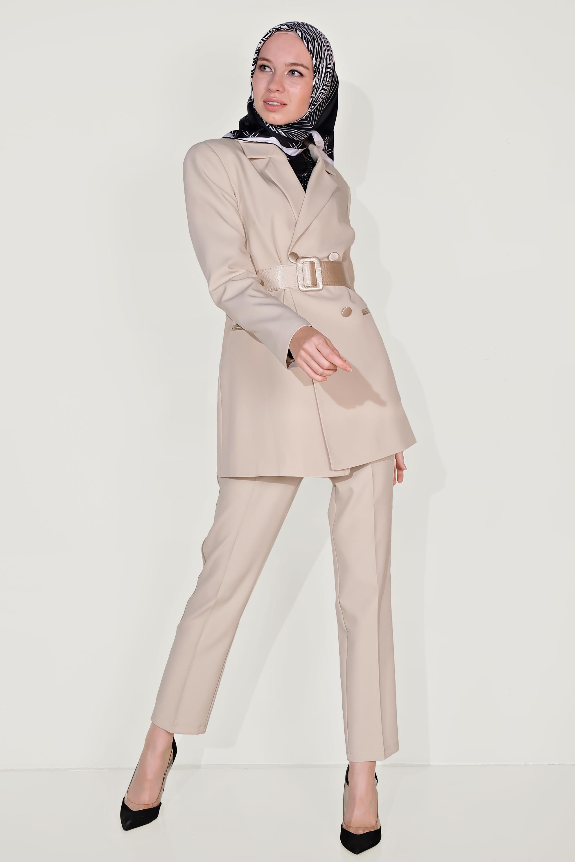 Tesettür giyim EKRU KLASİK KESİM  DÜĞMELİ PANTOLONLU TAKIM 30035 