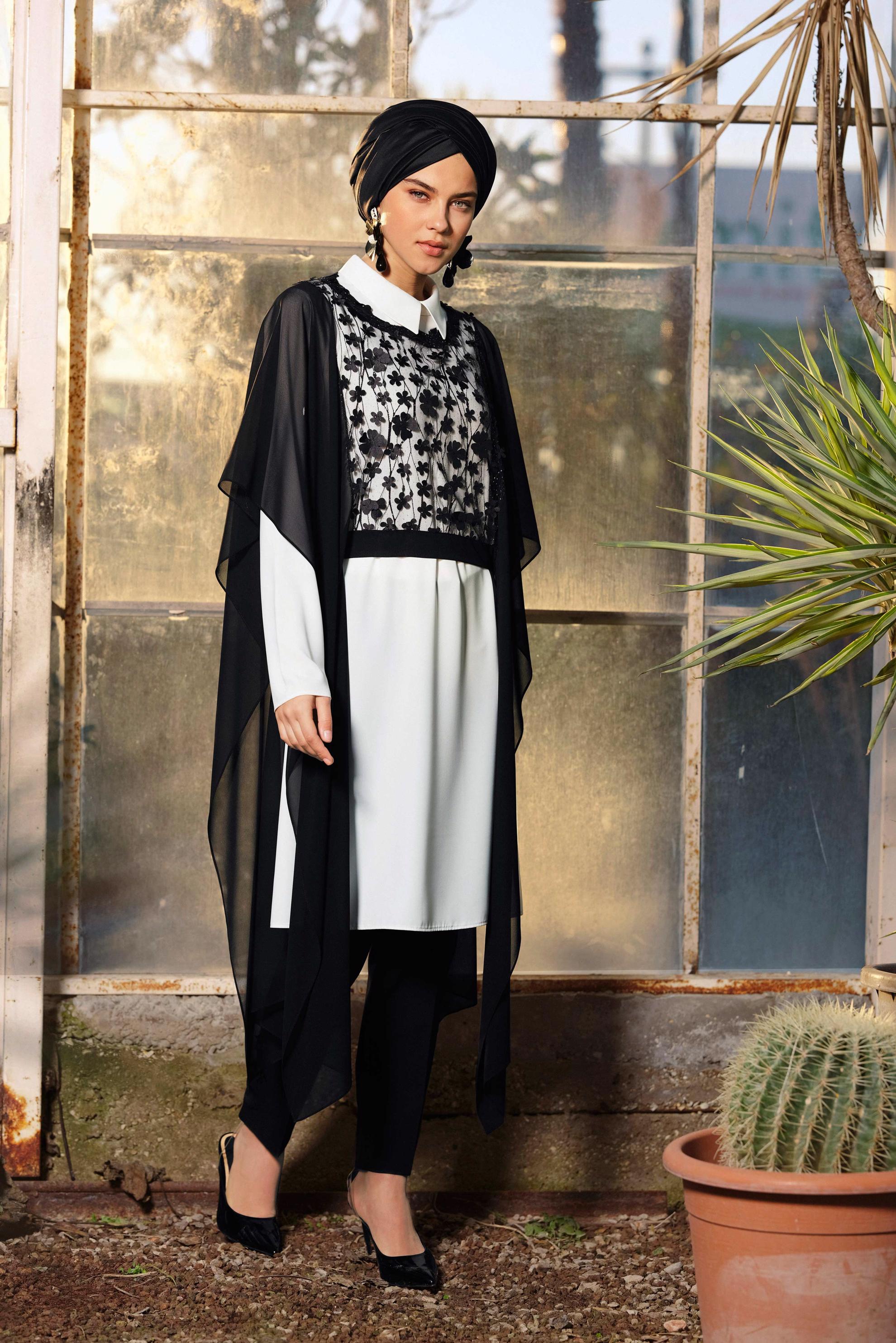 Tesettür giyim SİYAH ÇİÇEK DETAYLI TÜLLÜ ÜÇLÜ PANT. TAKIM 3505 