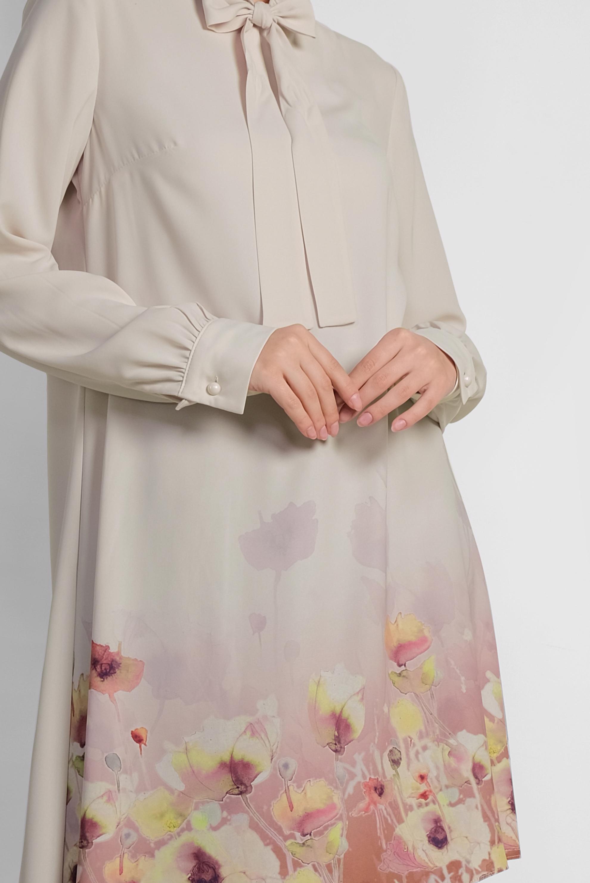 Tesettür giyim EKRU YAKASI BAĞCIKLI ETEK UCU FLORAL DESENLİ PANTOLONLU TAKIM 3510