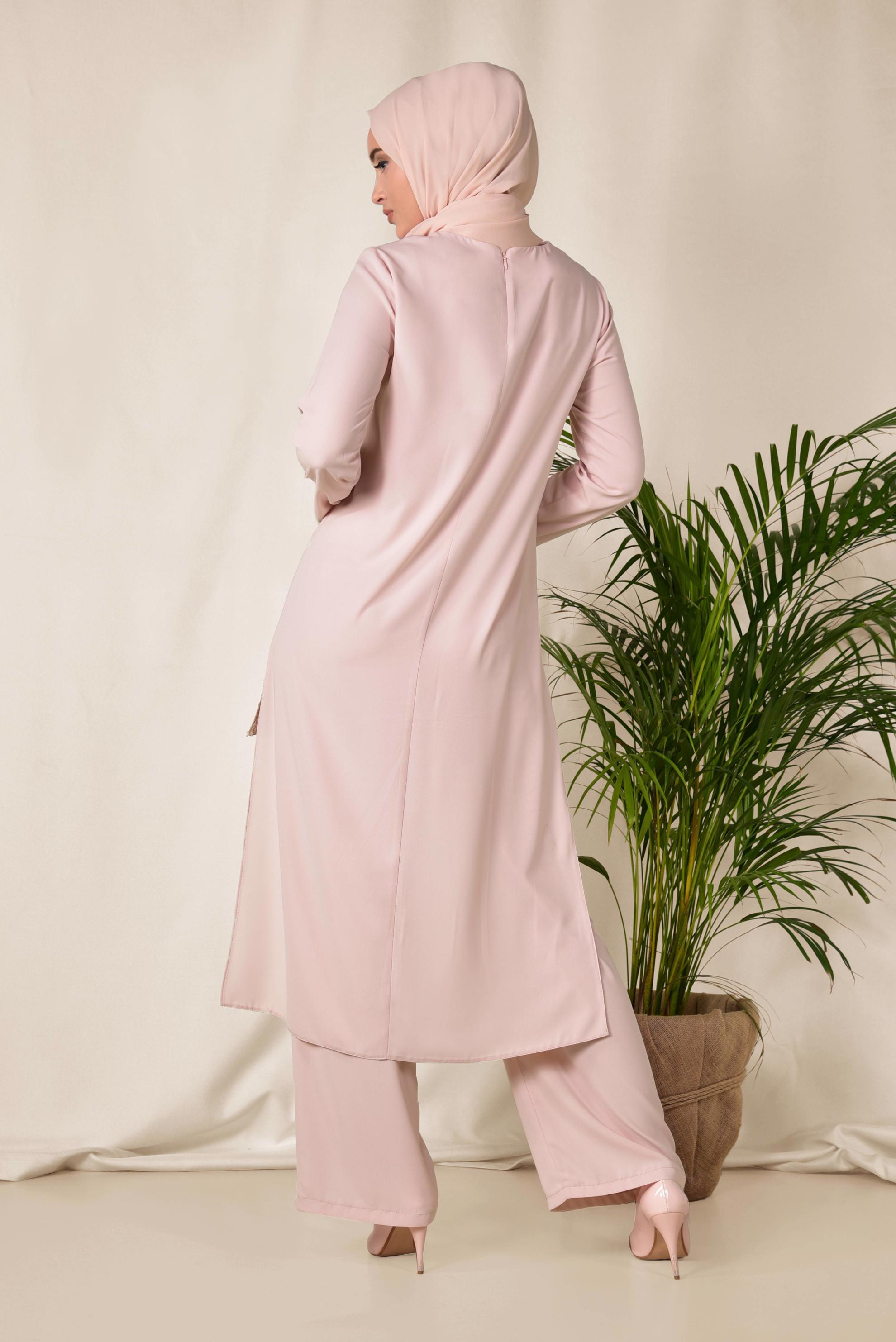 Tesettür giyim PUDRA İŞLEMELİ PANTOLON TUNİK TAKIM 3523