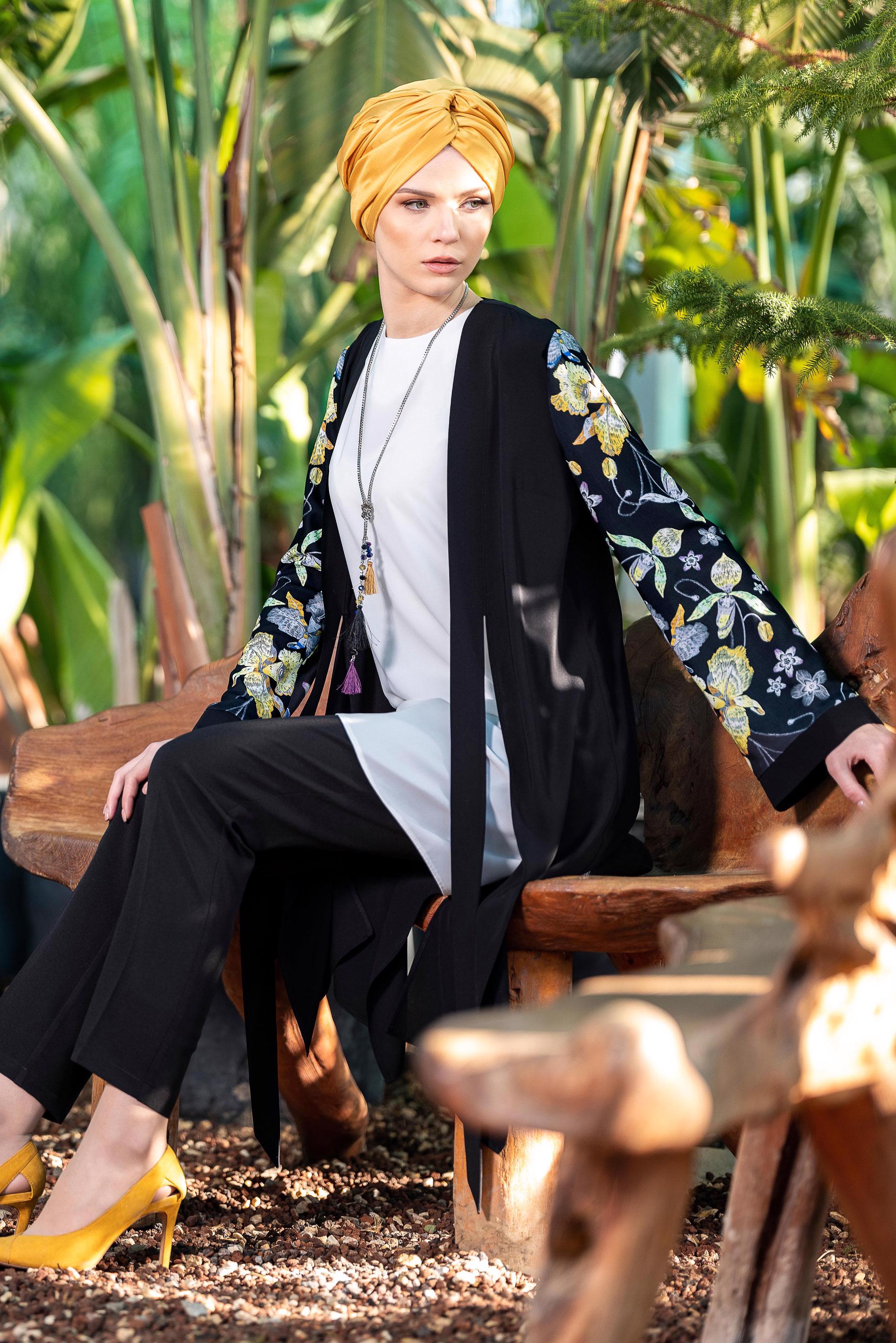 Tesettür giyim SİYAH KOLLARI FLORAL DESENLİ ÜÇLÜ PANTOLONLU TAKIM 3529