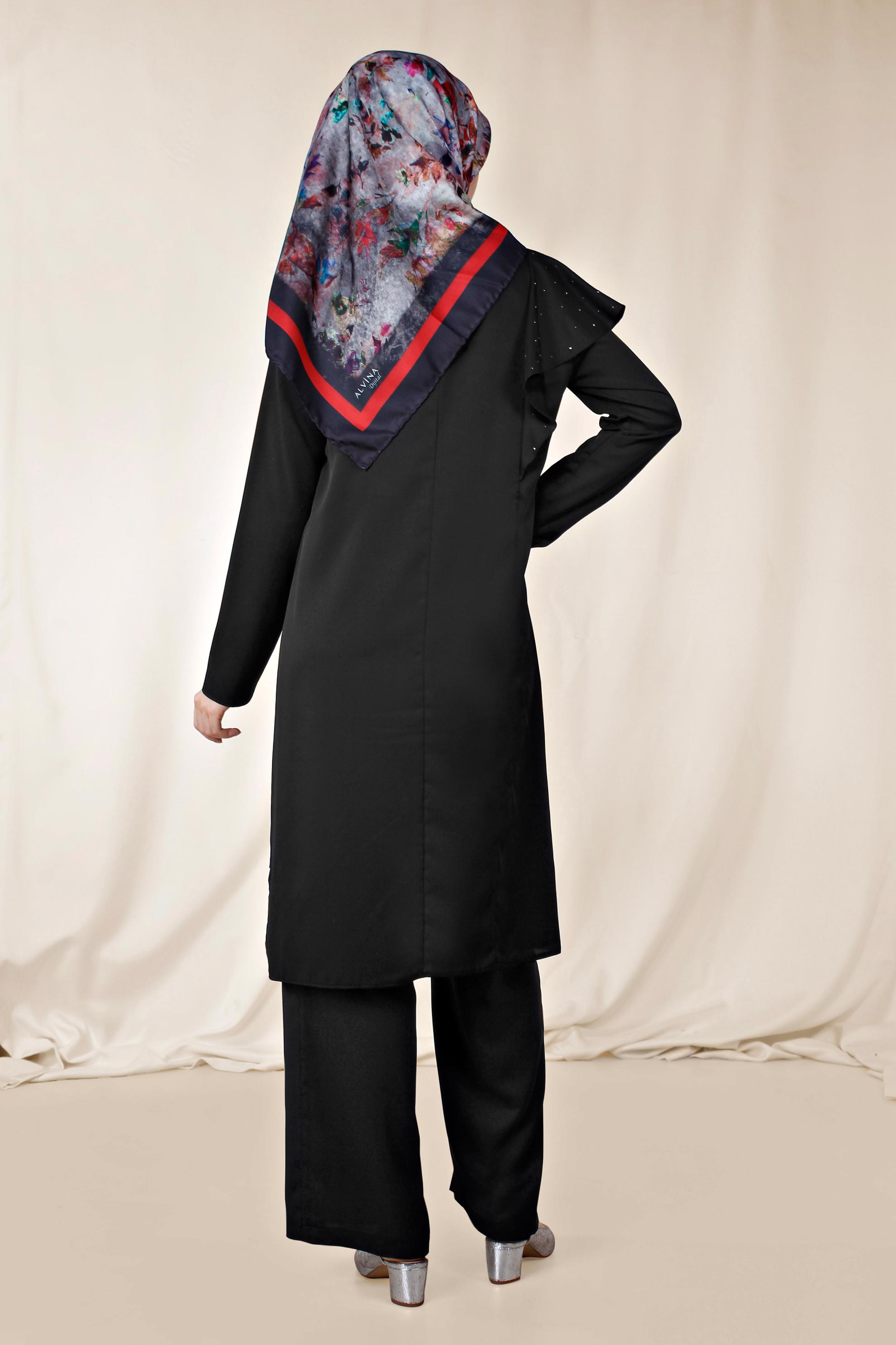 Tesettür giyim SİYAH OMUZU VOLANLI TAŞ DETAYLI PANTOLONLU TAKIM 3531