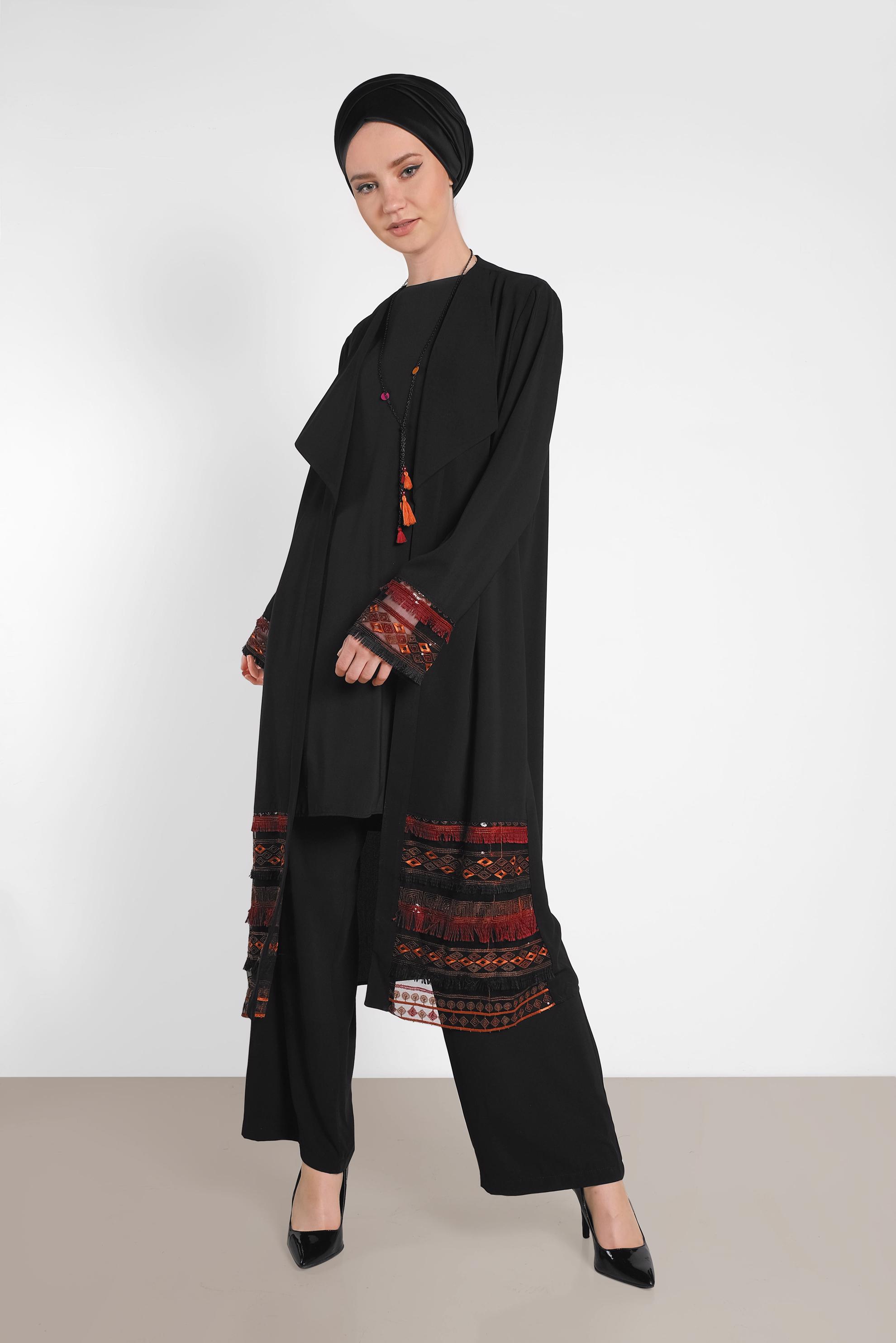 Tesettür giyim SİYAH ETEK UCU VE MANŞETLERİ PÜSKÜL DETAYLI ÜÇLÜ PANT. TAKIM 3557 