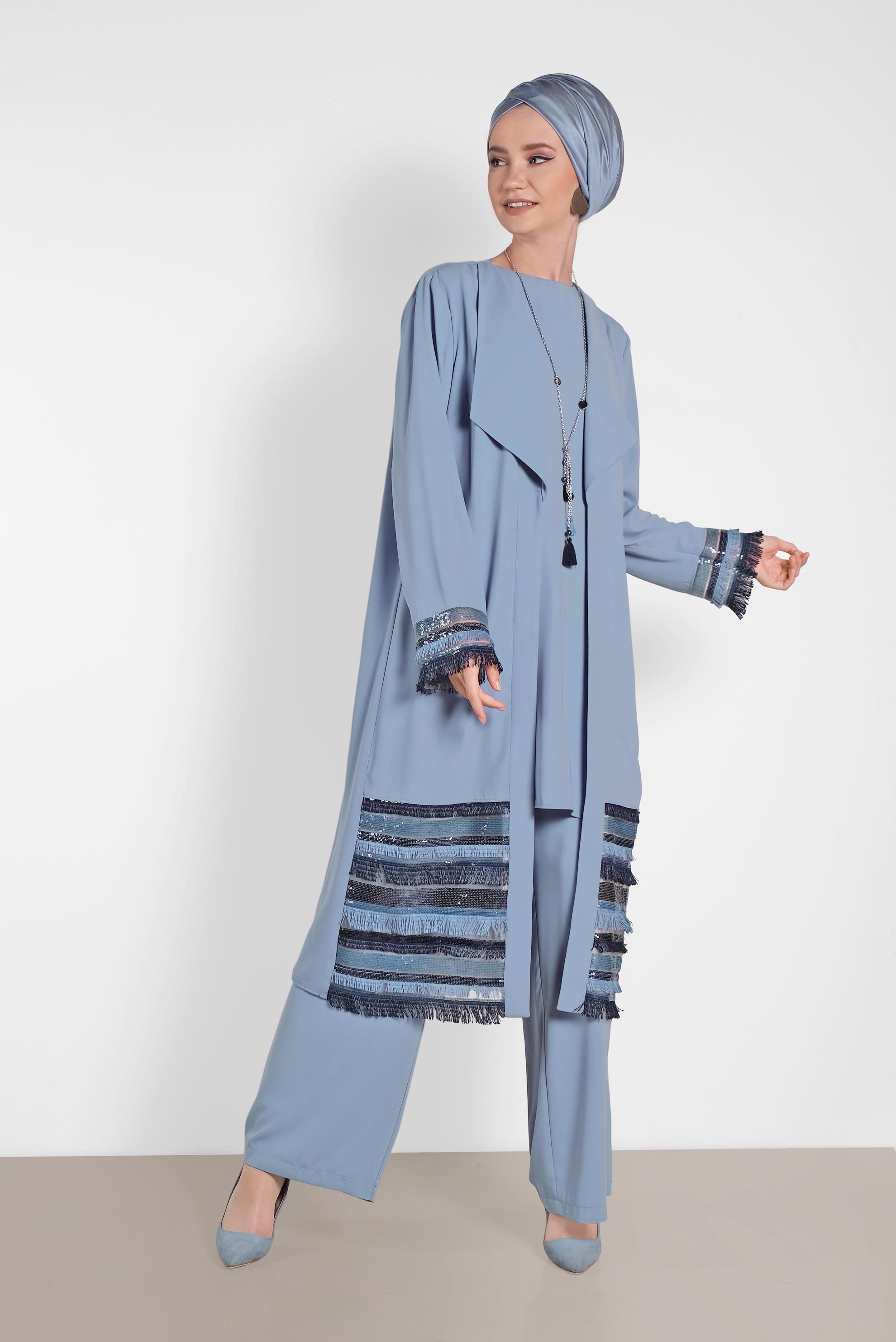 Tesettür giyim MAVİ ETEK UCU VE MANŞETLERİ PÜSKÜL DETAYLI ÜÇLÜ PANT. TAKIM 3557 