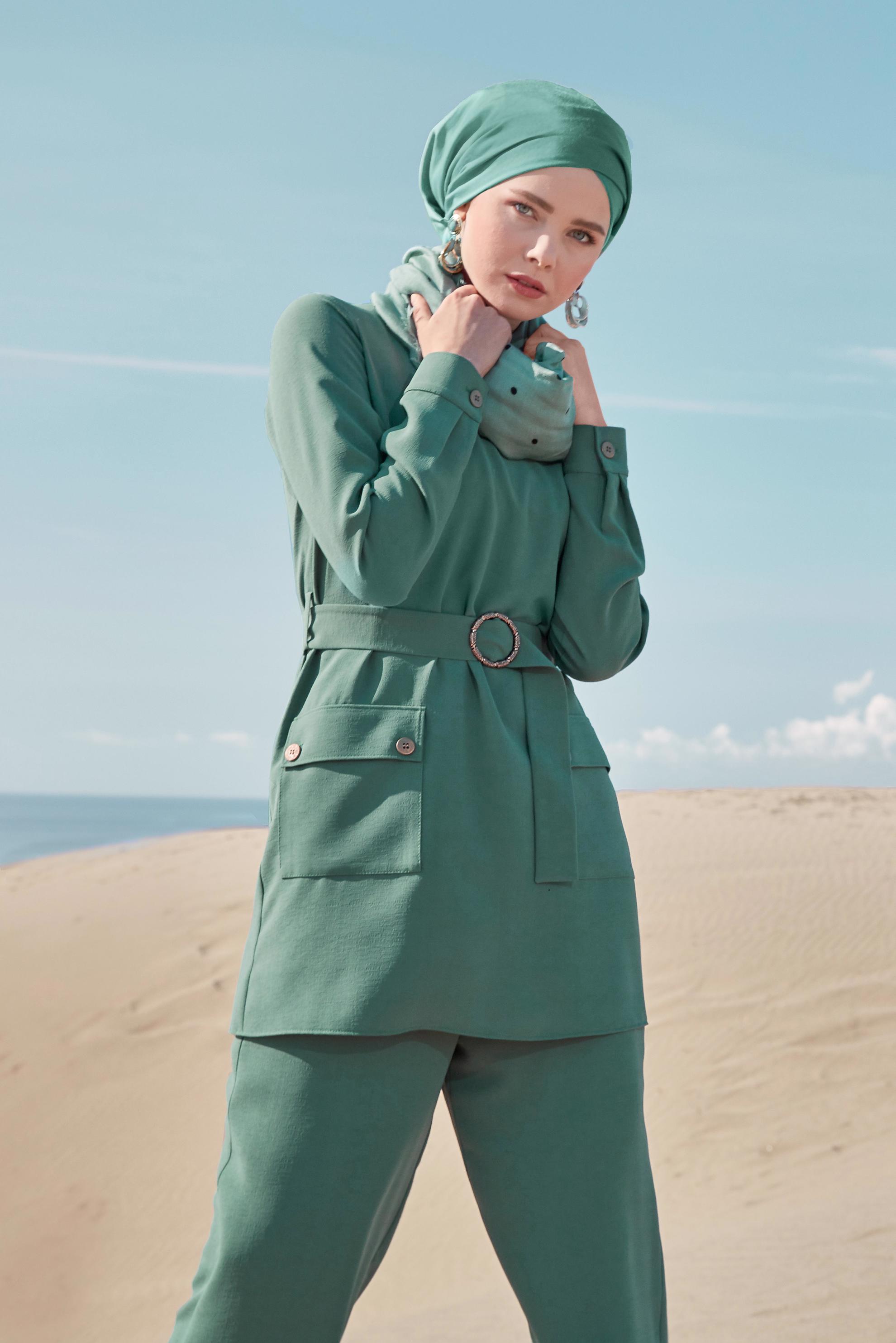 Tesettür giyim YEŞİL KEMERLİ CEPLİ KREP TAKIM 40648