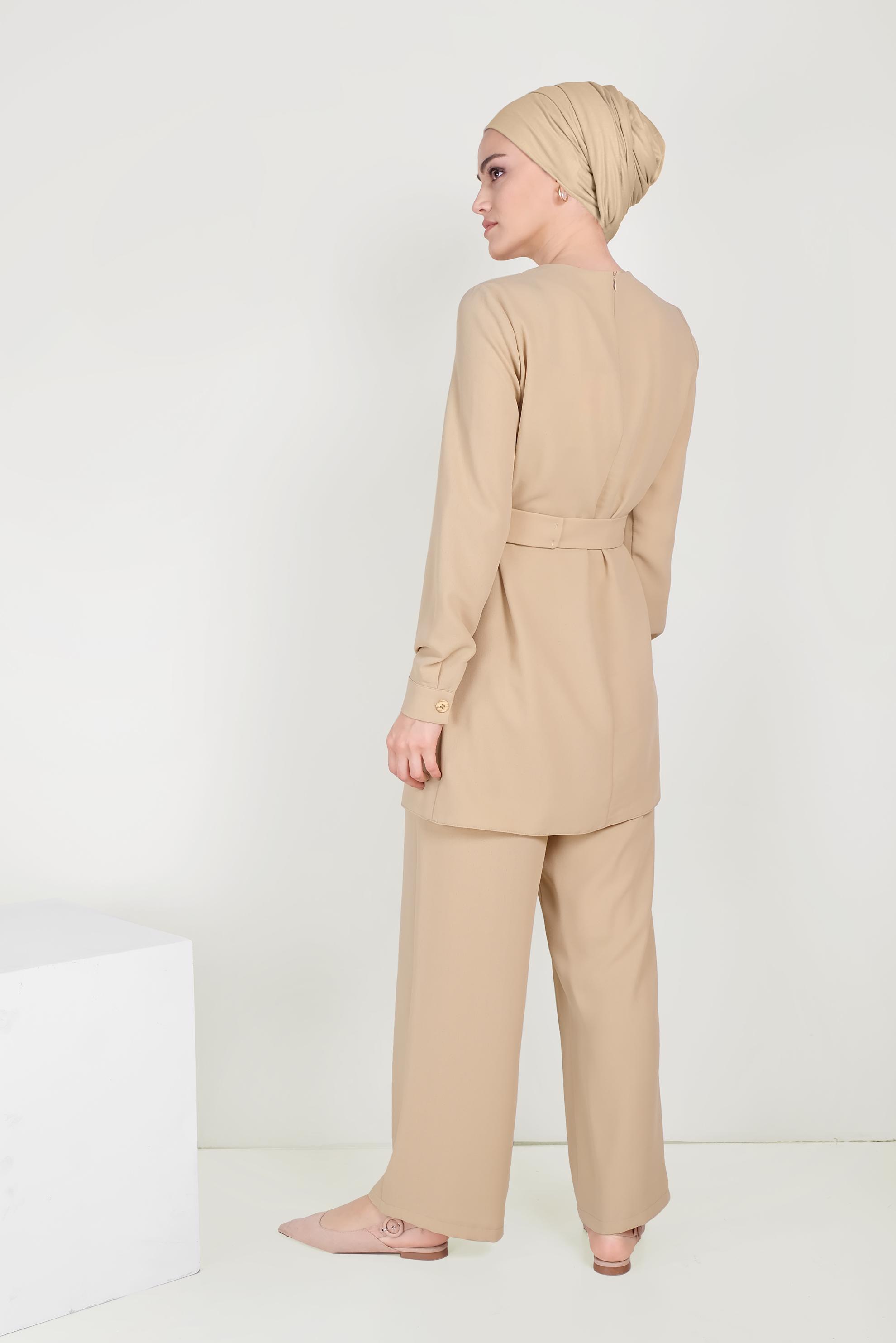Tesettür giyim BEJ KEMERLİ CEPLİ KREP TAKIM 40648