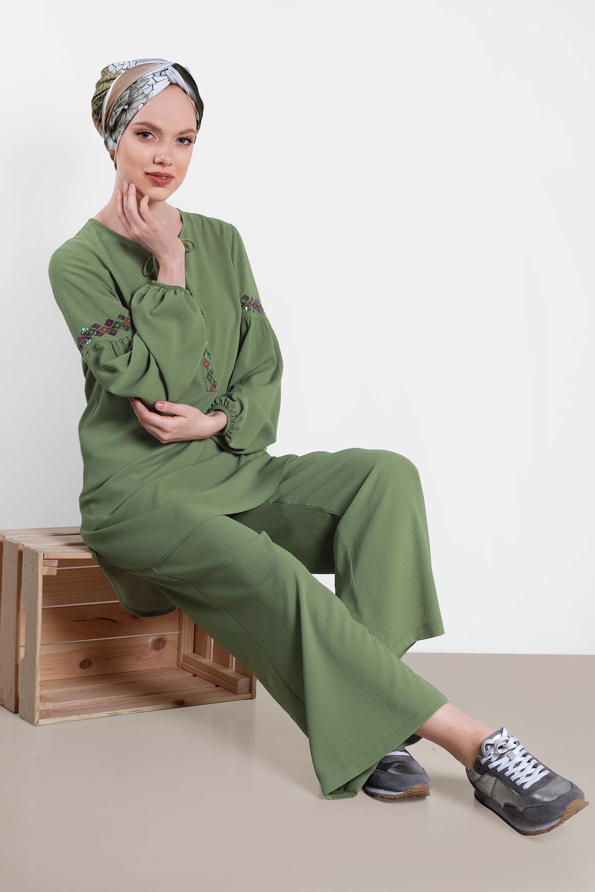 Tesettür giyim HAKİ NAKIŞLI İKİLİ PANTOLONLU TAKIM 4374