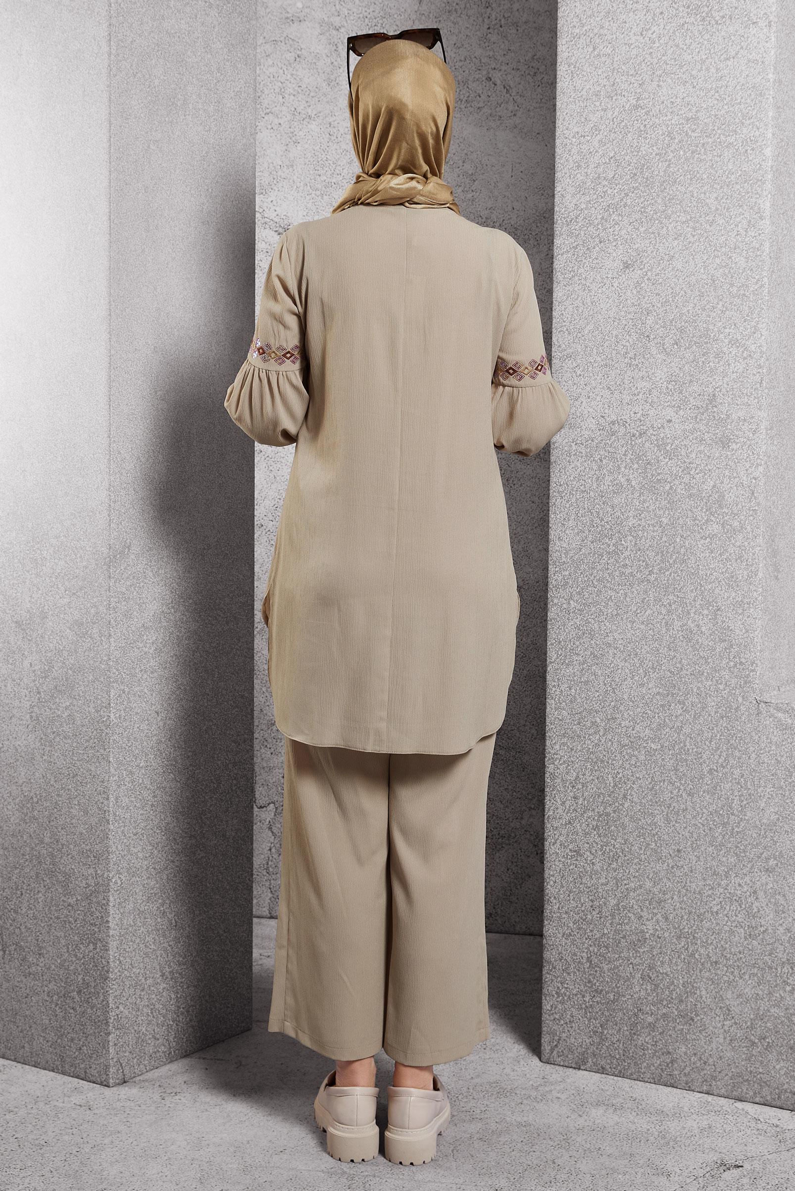 Tesettür giyim BEJ NAKIŞLI İKİLİ PANTOLONLU TAKIM 4374