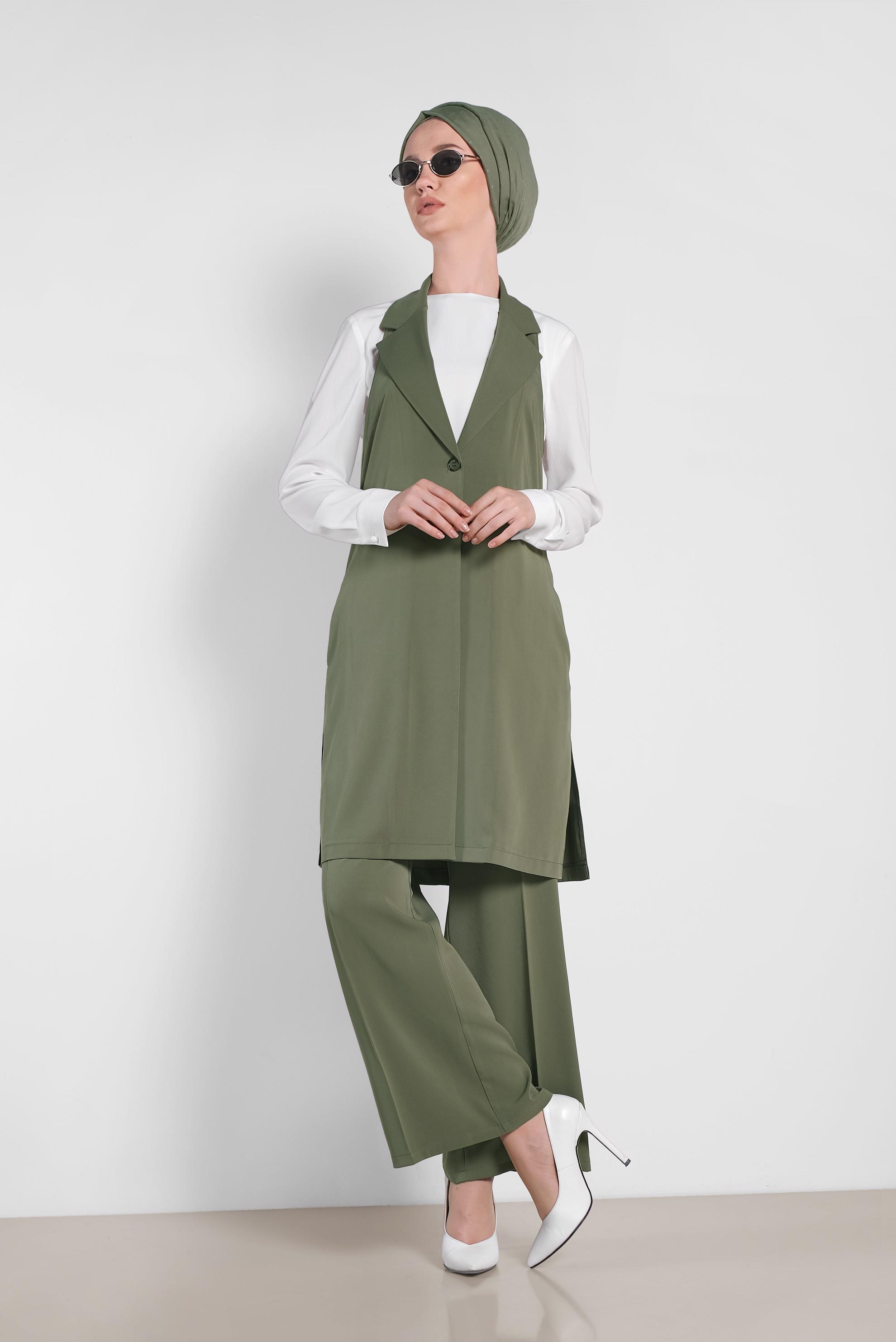 Tesettür giyim HAKİ SIRT DETAYLI DÜĞMELİ İKİLİ PANTOLONLU TAKIM 4445