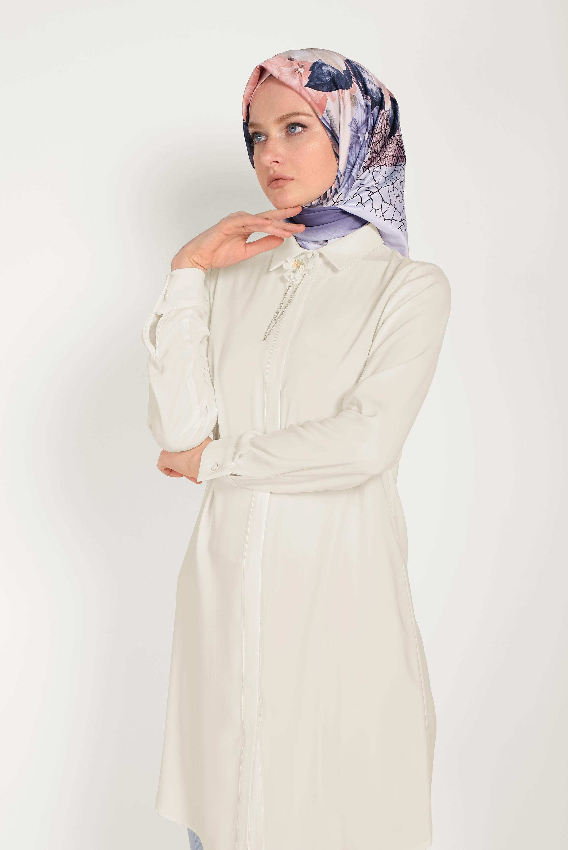 Tesettür giyim BEYAZ GİZLİ DÜĞMELİ KLASİK TUNİK 40442