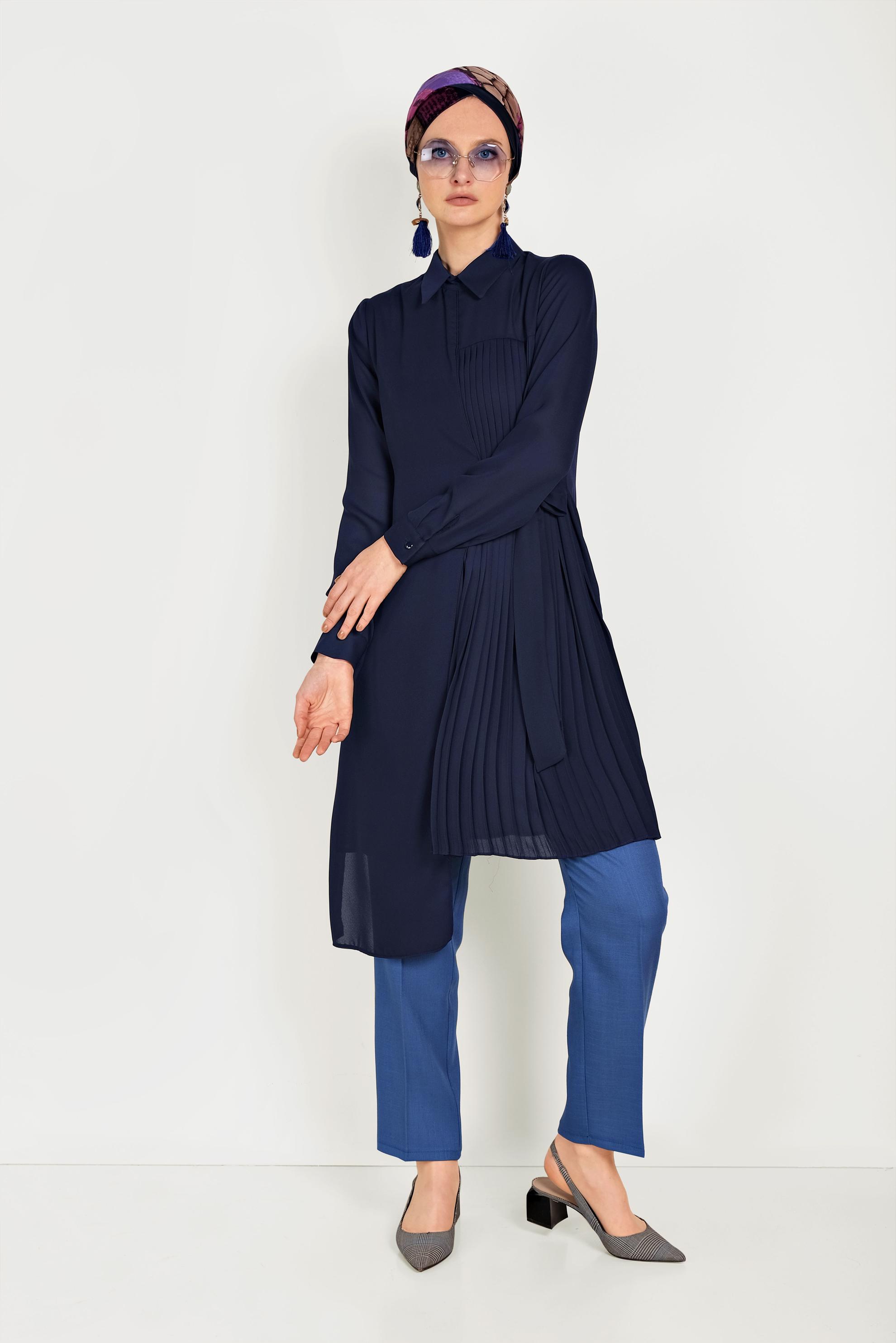 Tesettür giyim LACİVERT BAĞLAMA DETAYLI PİLİSELİ TUNİK 40445