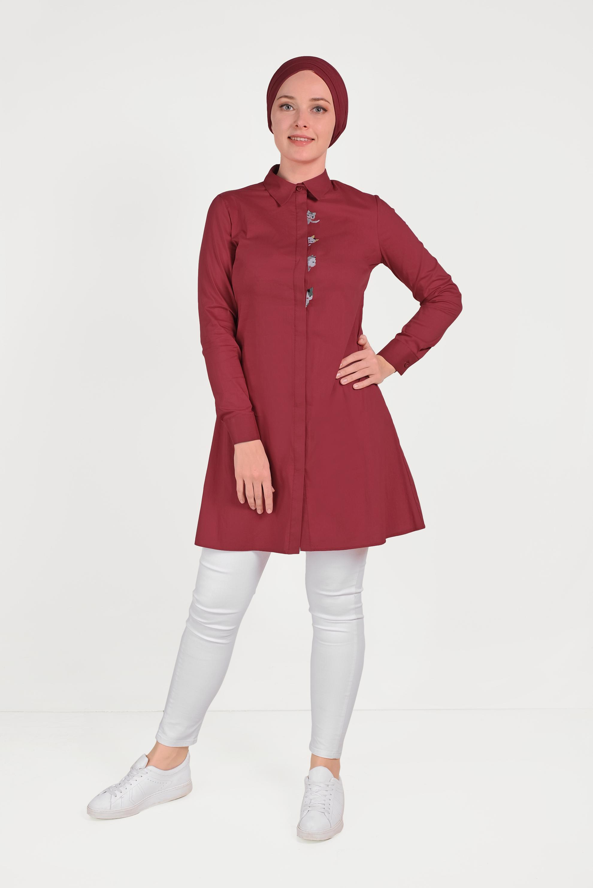 Tesettür giyim KIRMIZI PAMUKLU KEDİ FİGÜRÜ NAKIŞLI TUNİK 40450