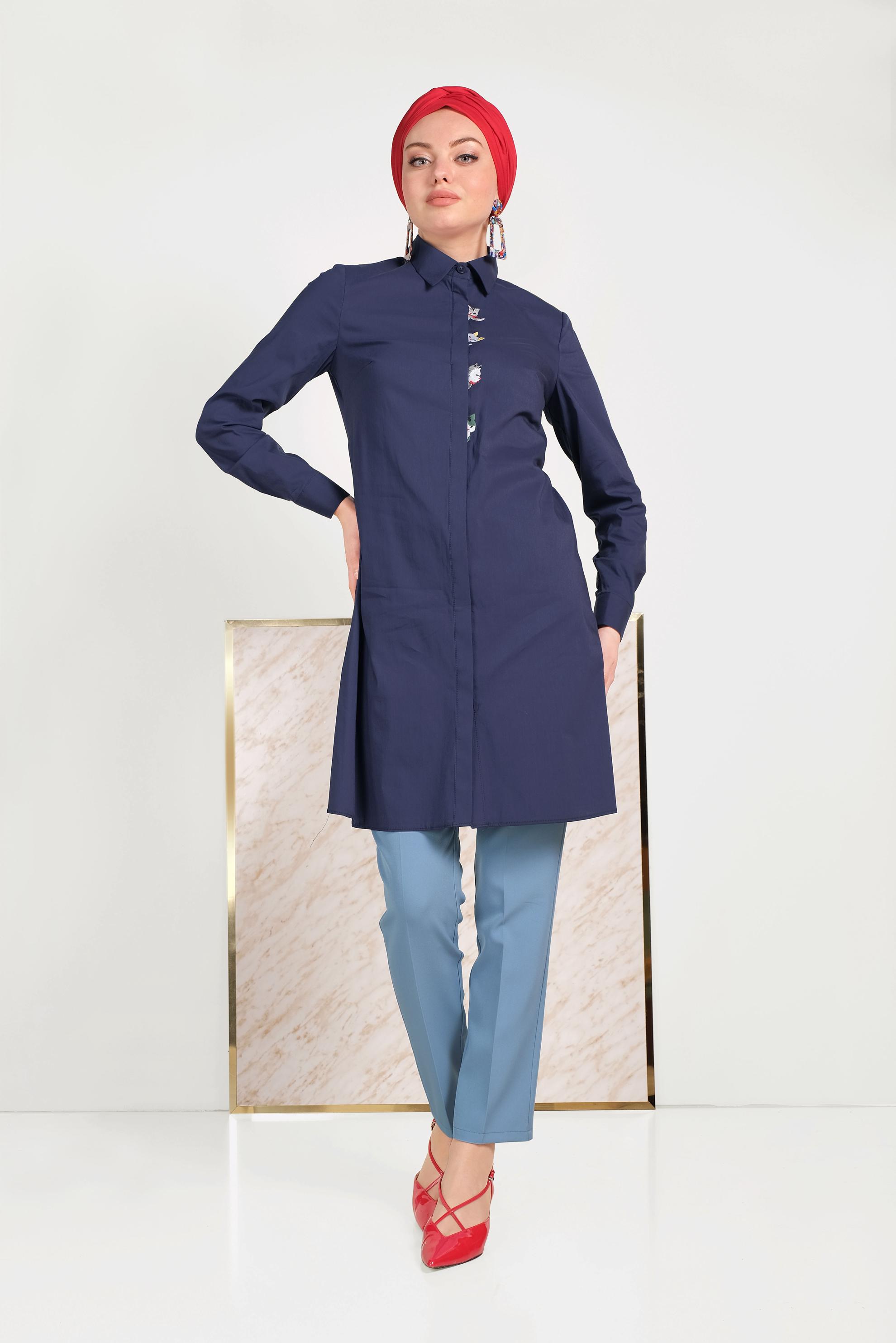 Tesettür giyim LACİVERT PAMUKLU KEDİ FİGÜRÜ NAKIŞLI TUNİK 40450