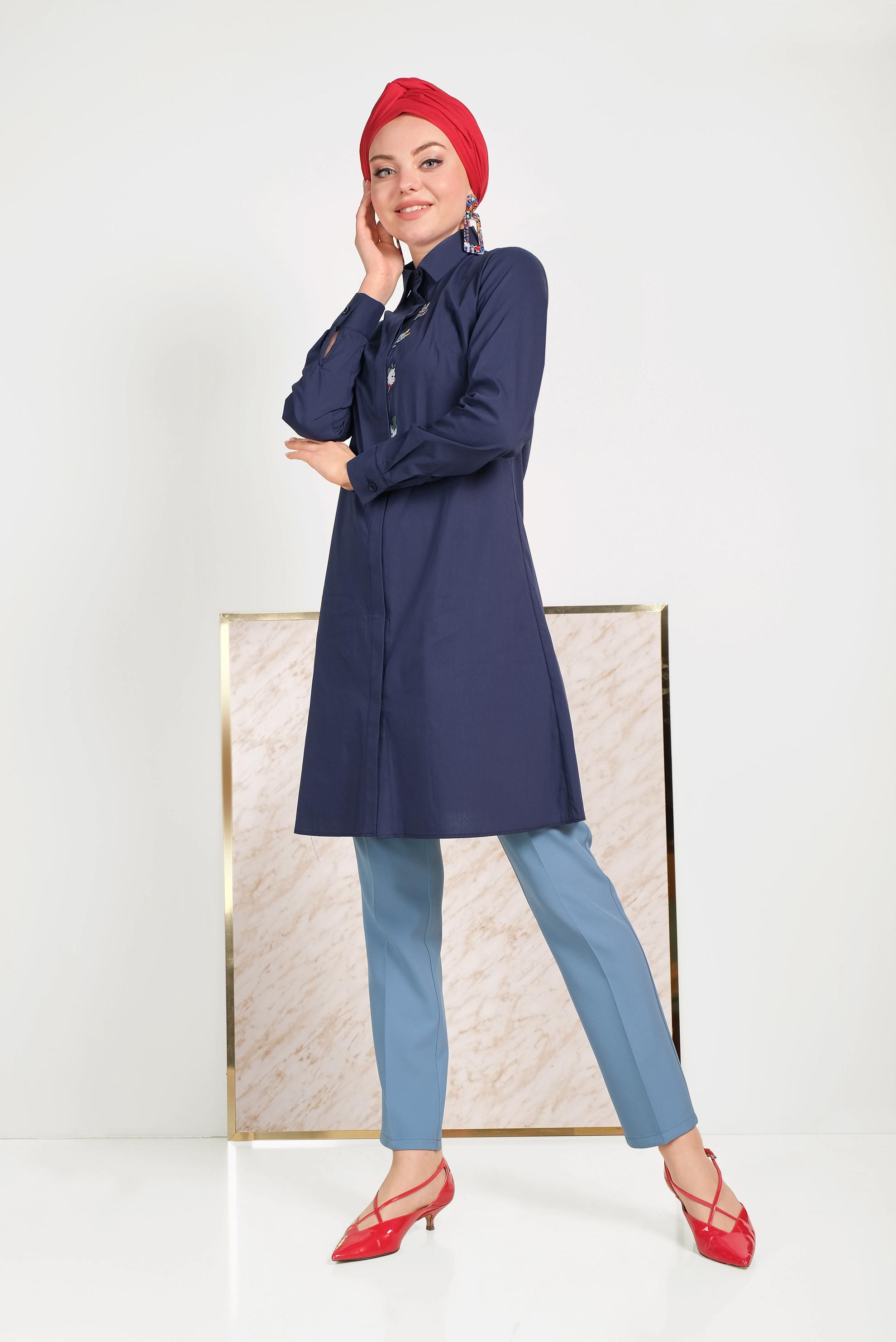 Tesettür giyim LACİVERT PAMUKLU KEDİ FİGÜRÜ NAKIŞLI TUNİK 40450