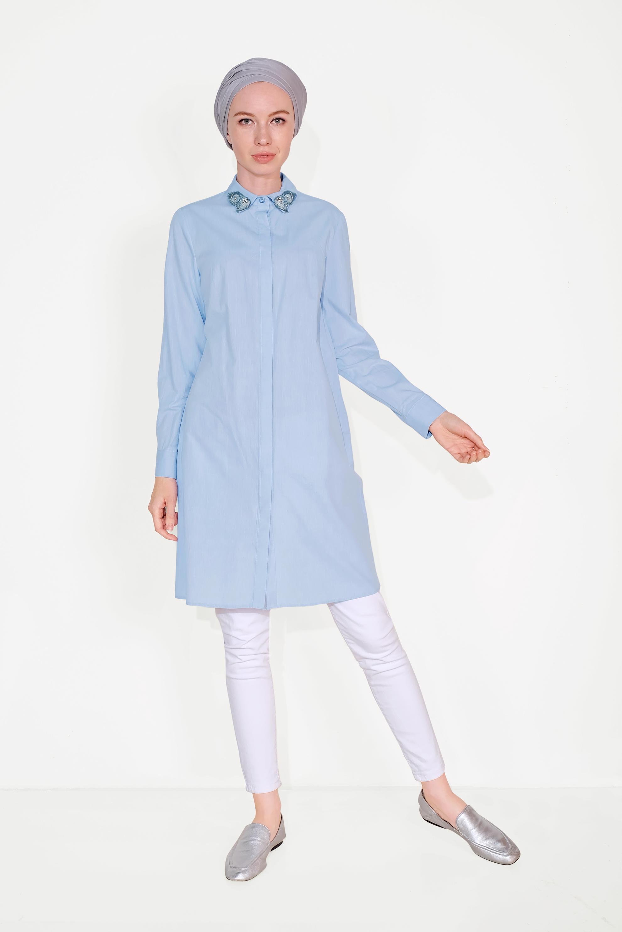 Tesettür giyim MAVİ YAKASI NAKIŞLI TUNİK 40452