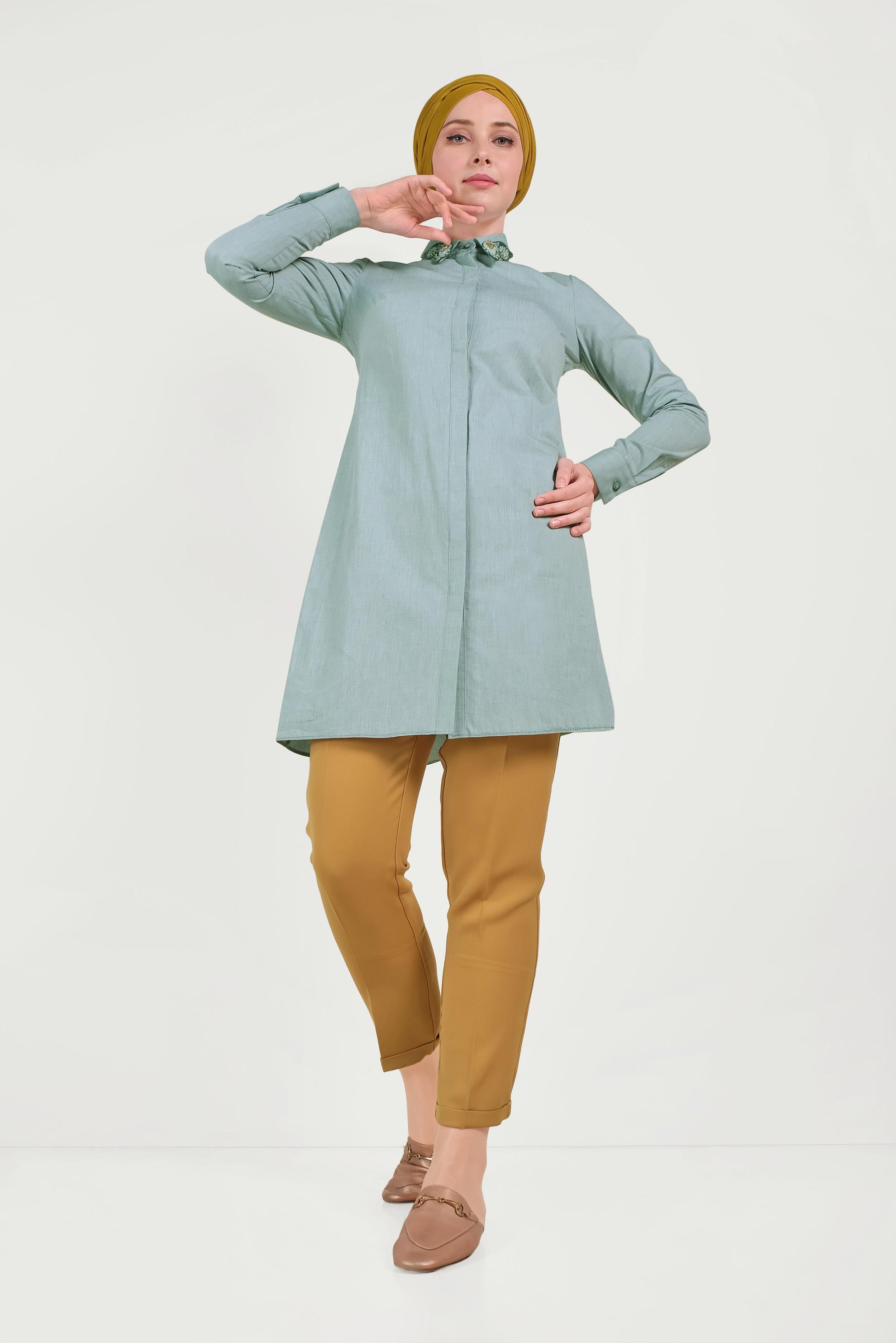 Hijab clothing GREEN TUNIC WITH AN EMBROIDERY COLLAR 40452