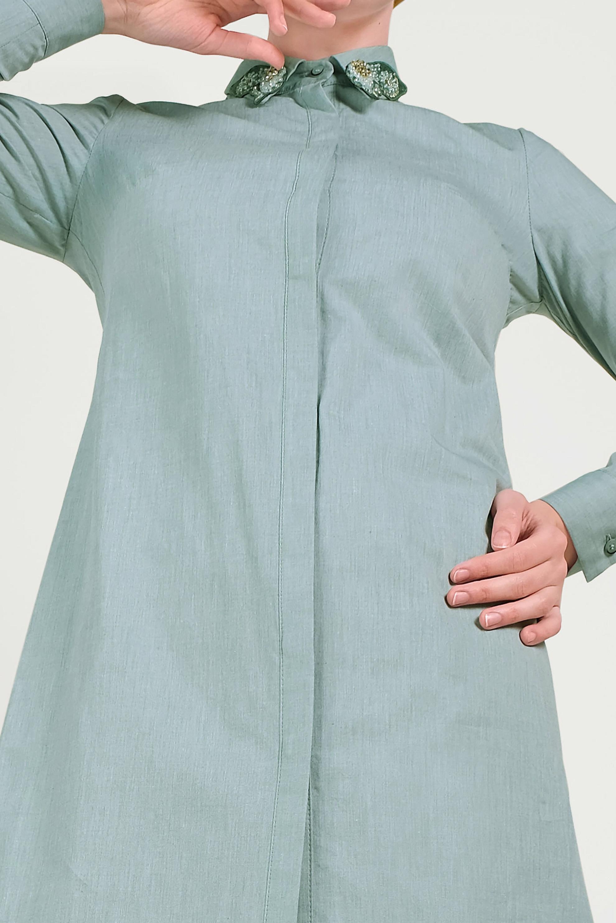 Hijab clothing GREEN TUNIC WITH AN EMBROIDERY COLLAR 40452