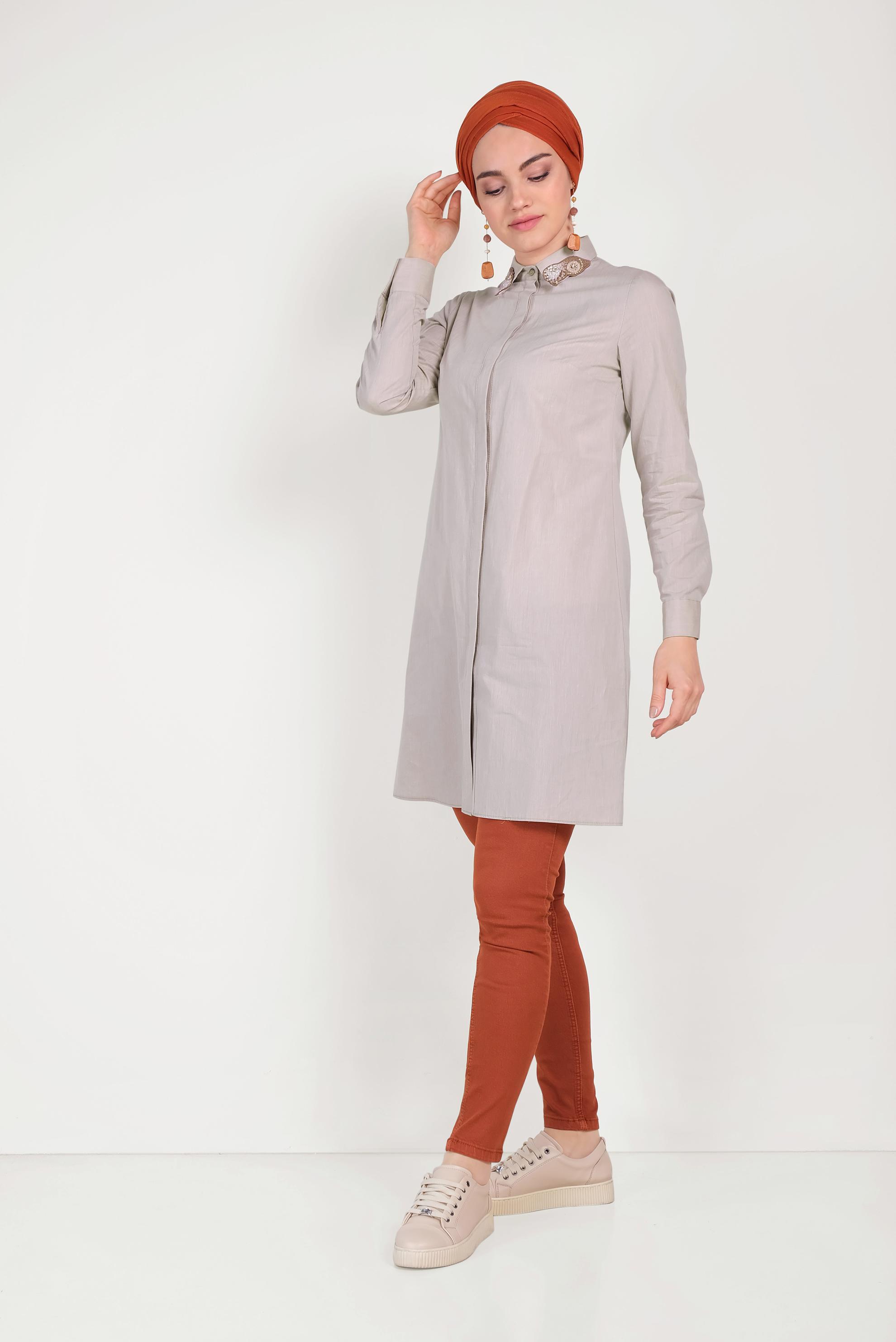 Tesettür giyim BEJ YAKASI NAKIŞLI TUNİK 40452