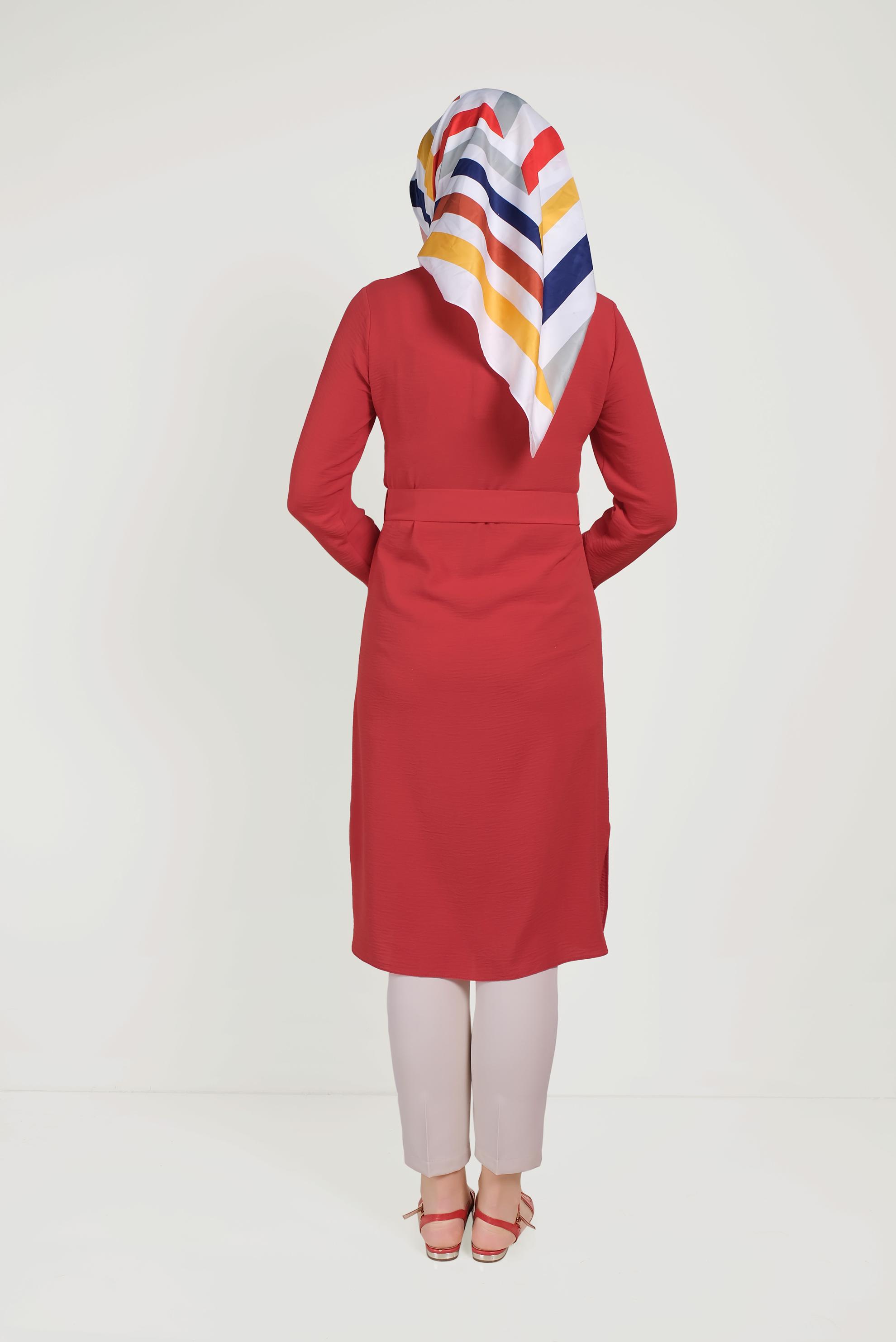 Tesettür giyim KIRMIZI BOYDAN DÜĞMELİ ERKEK YAKA TUNİK 40468