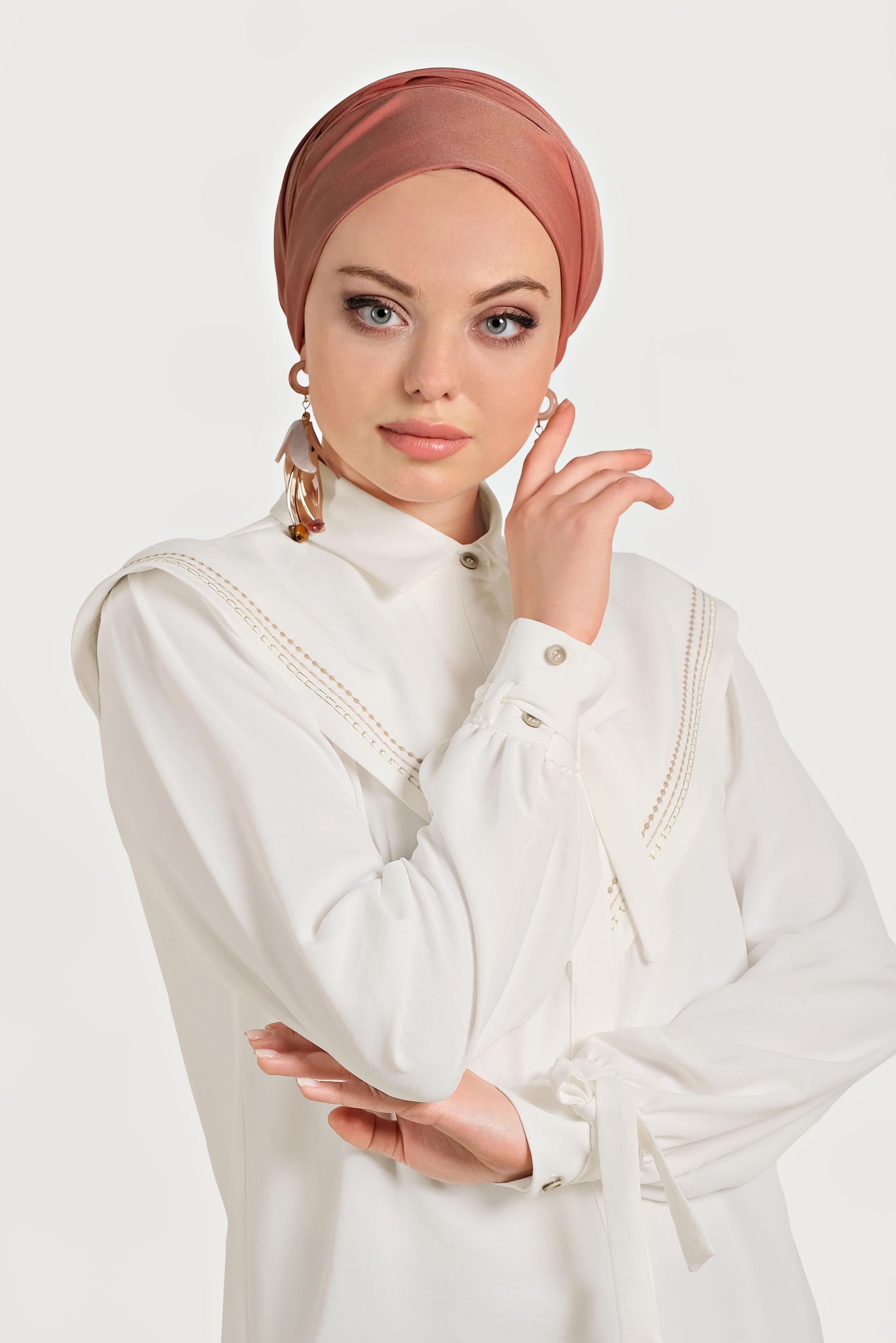 Tesettür giyim BEYAZ NAKIŞ İŞLEMELİ TUNİK 40473