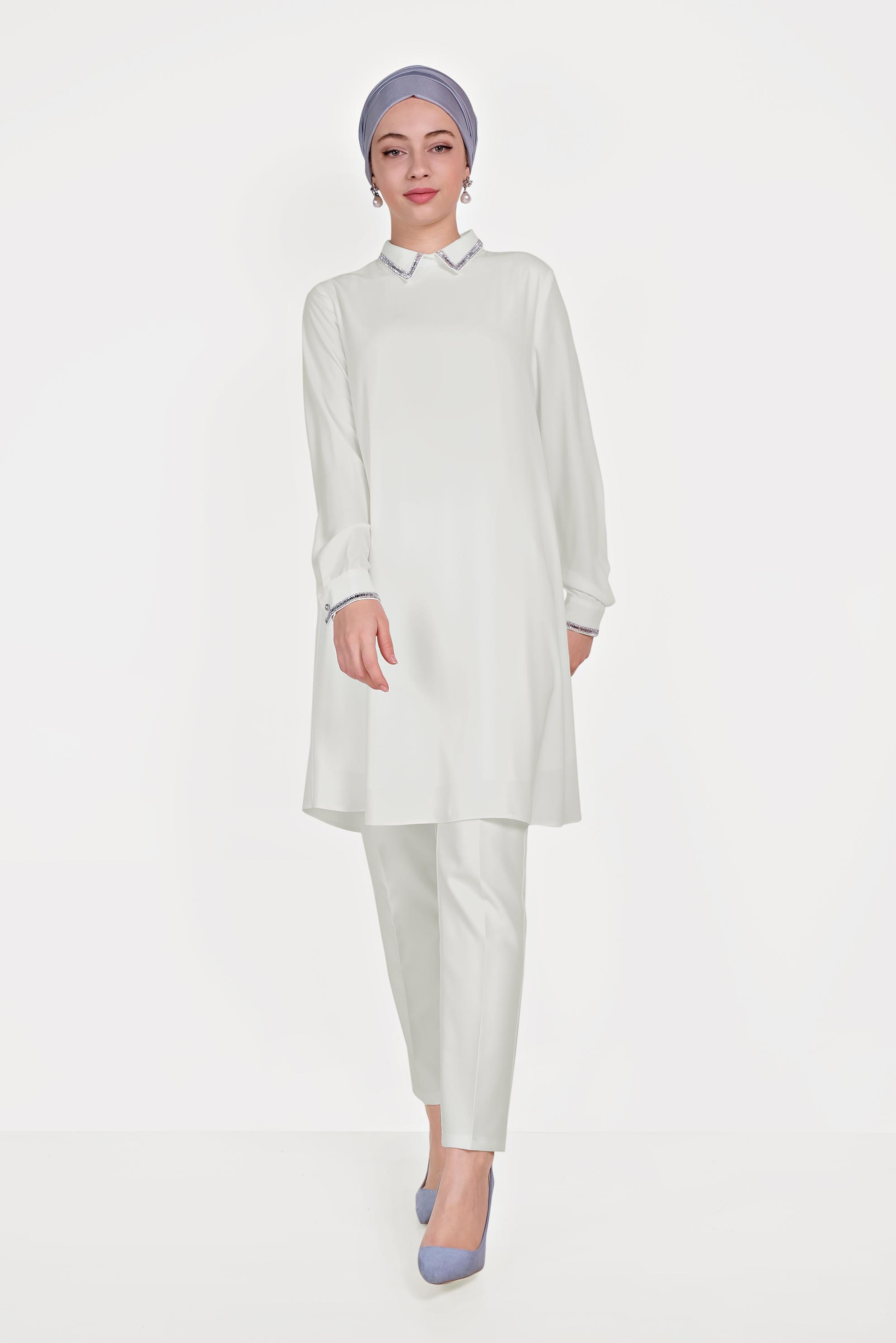 Tesettür giyim BEYAZ GÜMÜŞ DETAYLI TUNİK 40475