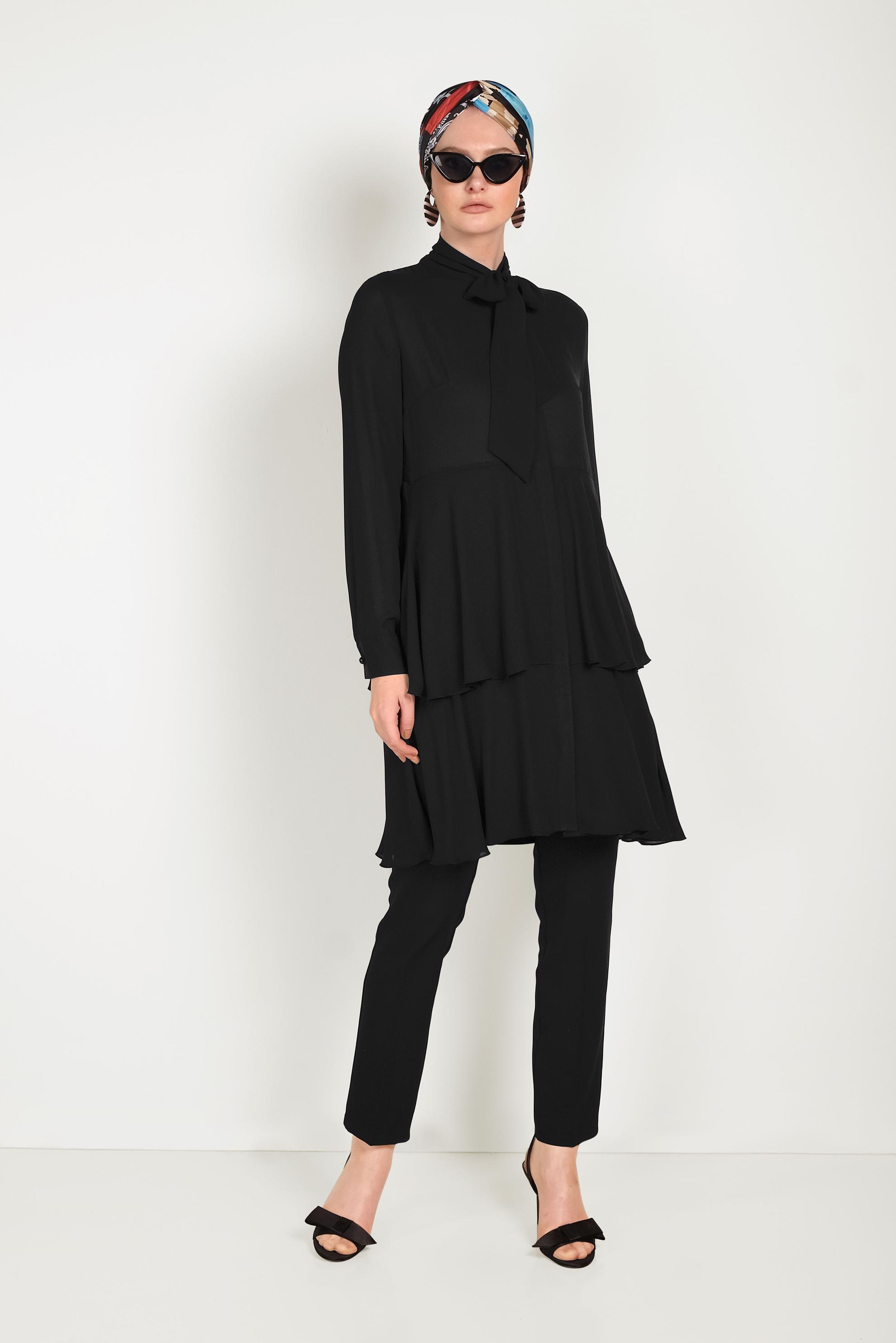 Tesettür giyim SİYAH FULAR YAKA ETEK UCU FIRFIRLI TUNİK 40492