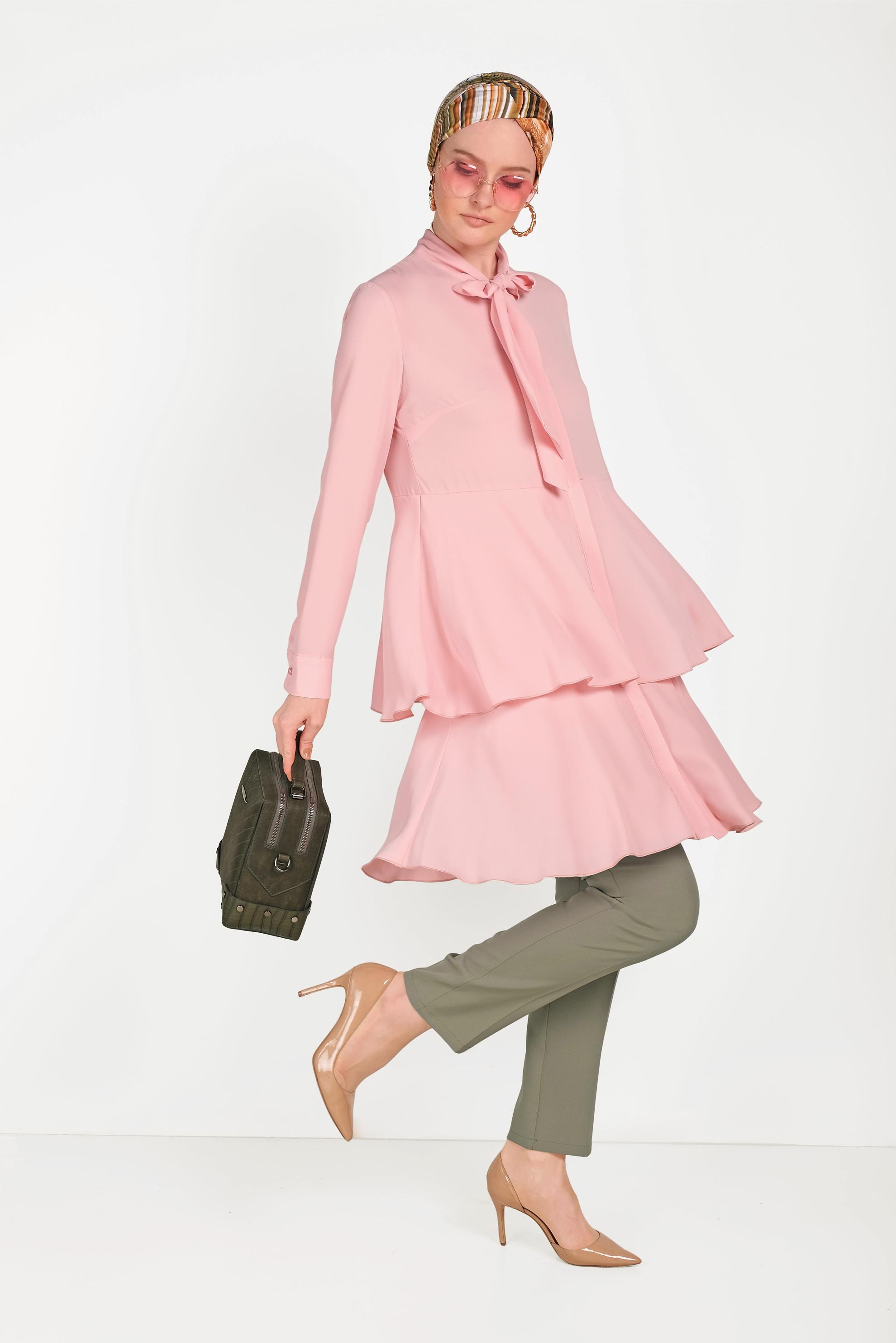 Tesettür giyim PUDRA FULAR YAKA ETEK UCU FIRFIRLI TUNİK 40492