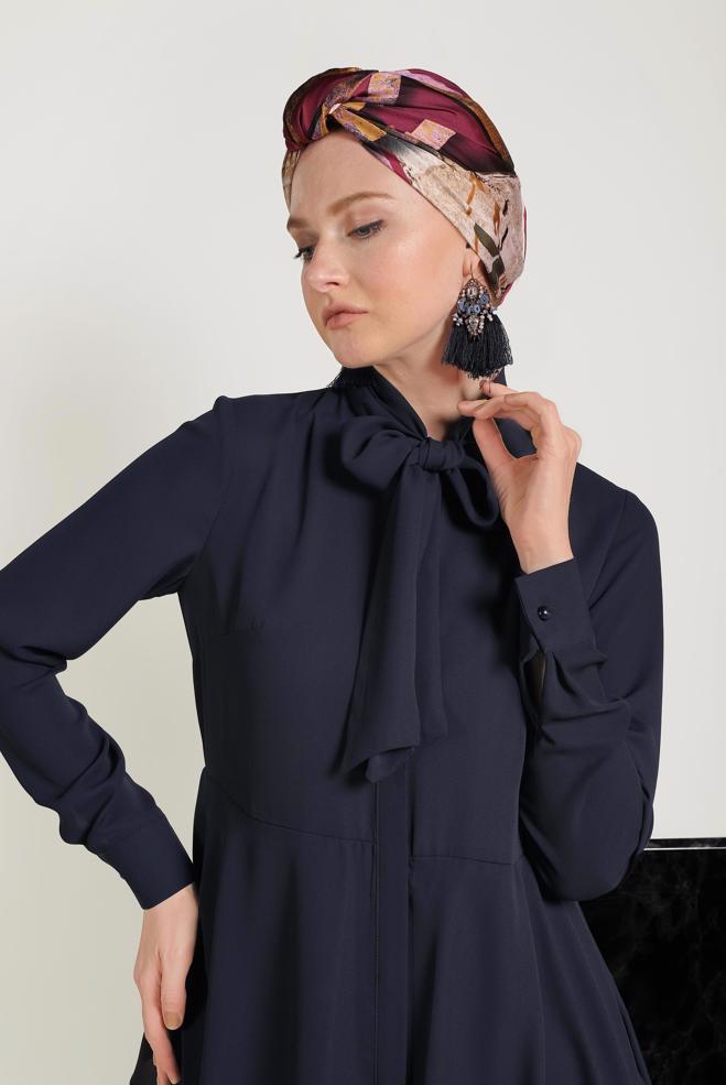 Tesettür giyim  FULAR YAKA ETEK UCU FIRFIRLI TUNİK 40492 - ALVİNA