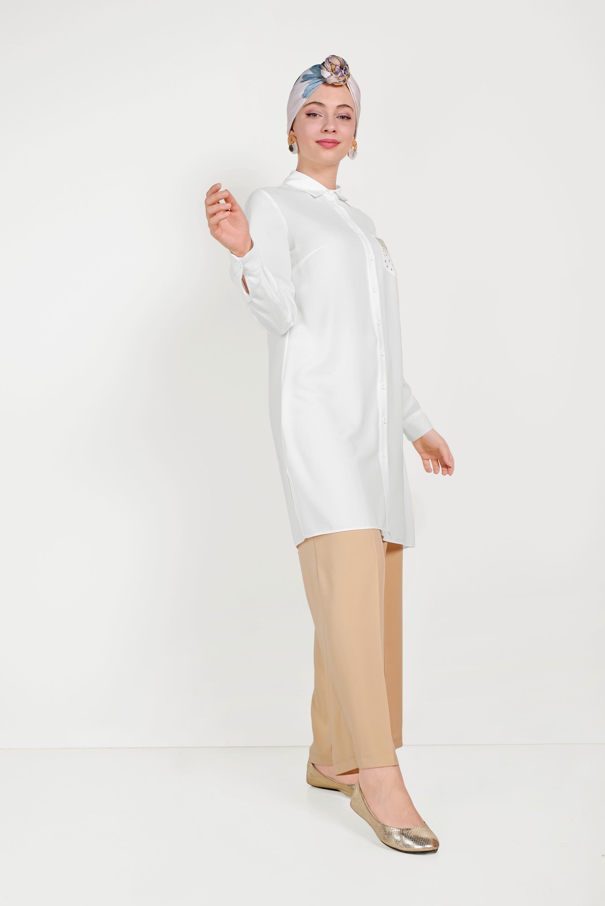 Tesettür giyim BEYAZ CEBİ PULLU TUNİK 40524