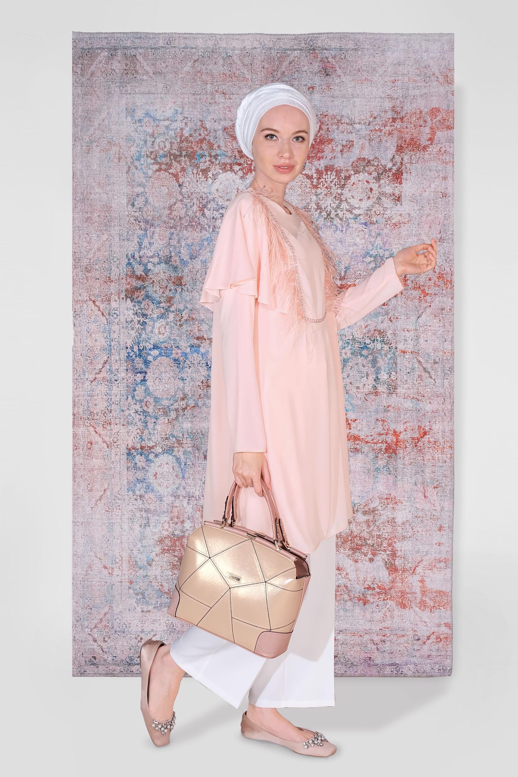 Tesettür giyim PUDRA TÜY VE İNCİ DETAYLI TUNİK 40536