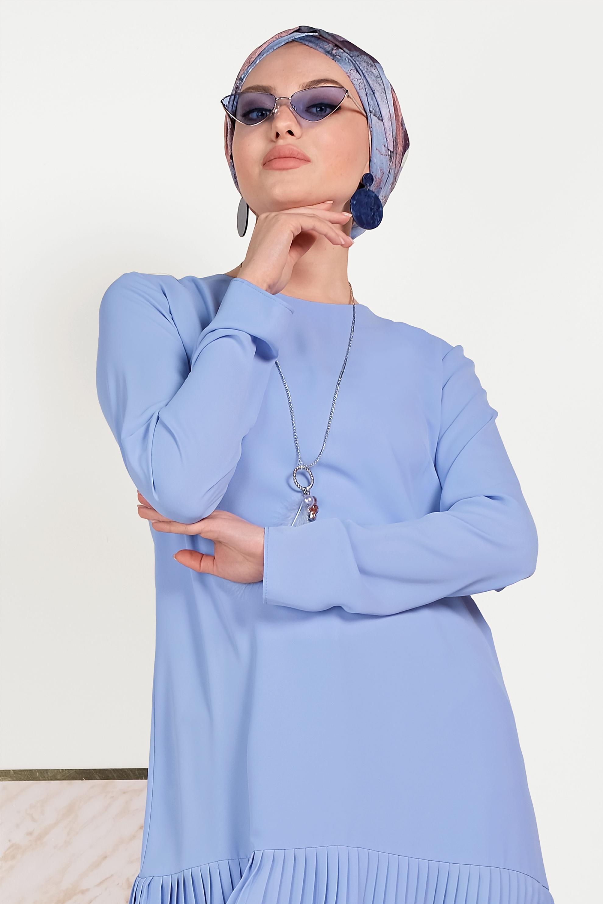 Tesettür giyim MAVİ ARKADAN FERMUARLI ETEĞİ PİLİSELİ TUNİK 40538
