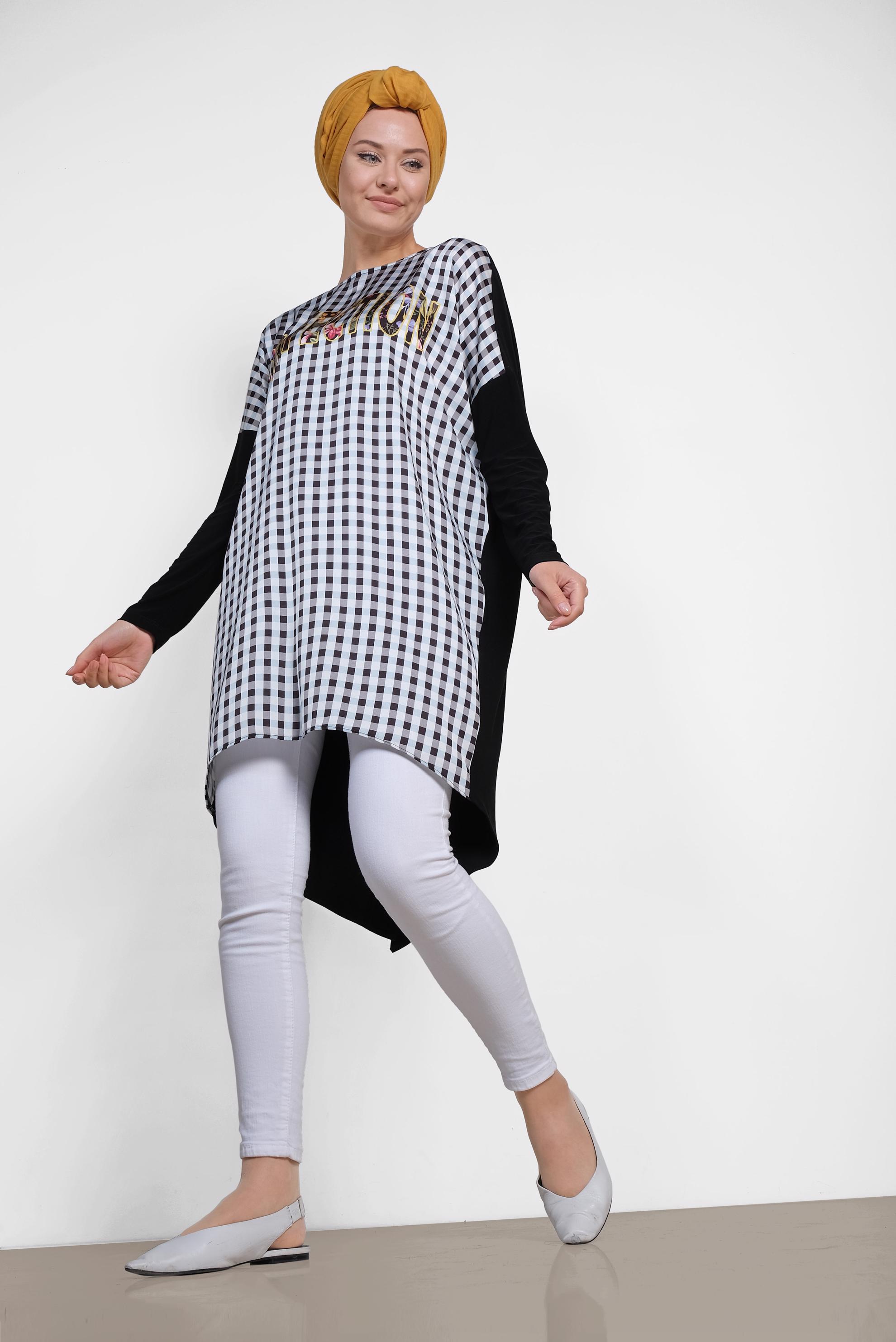 Tesettür giyim SİYAH YAZI BASKILI KARELİ TUNİK 4059