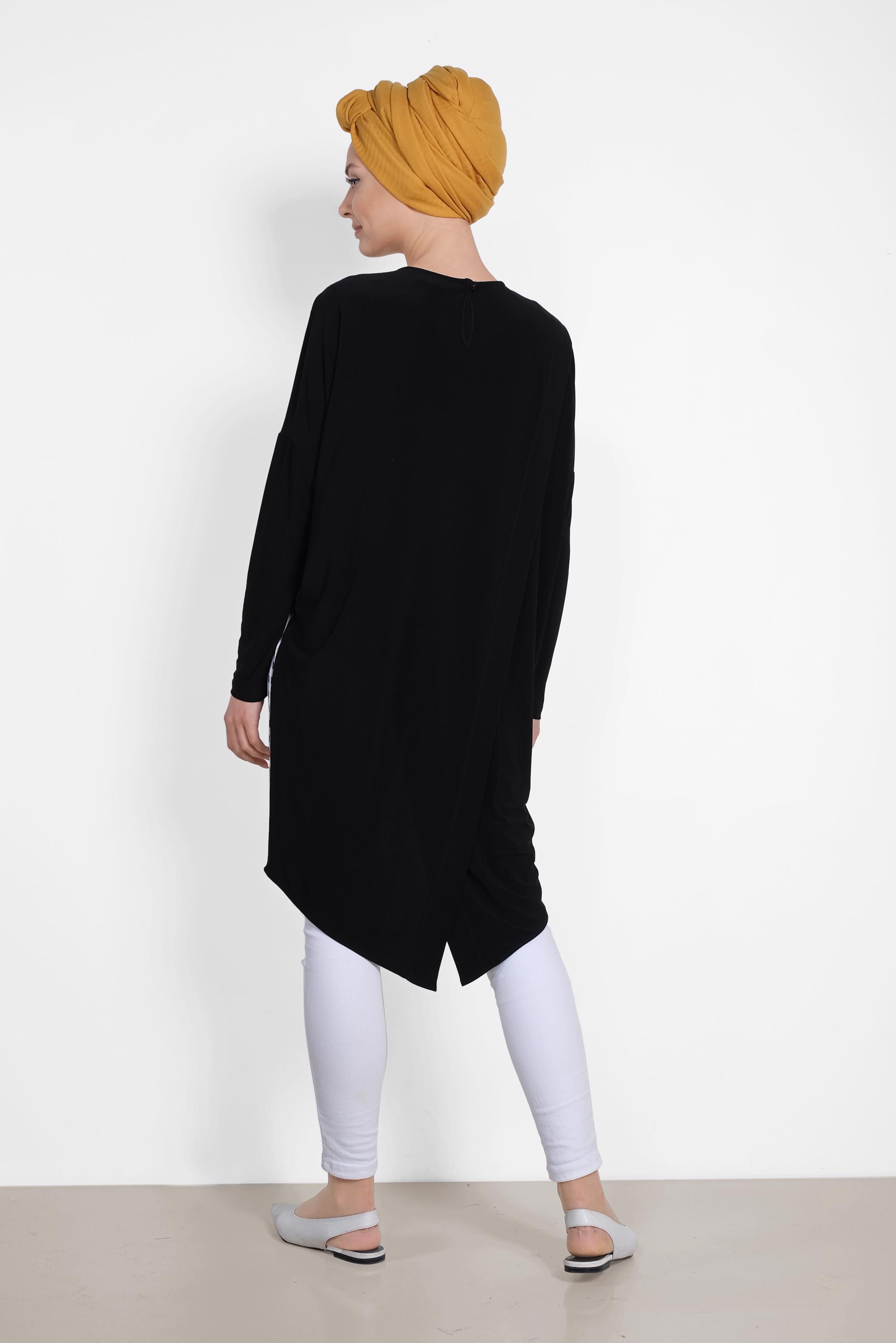 Tesettür giyim SİYAH YAZI BASKILI KARELİ TUNİK 4059