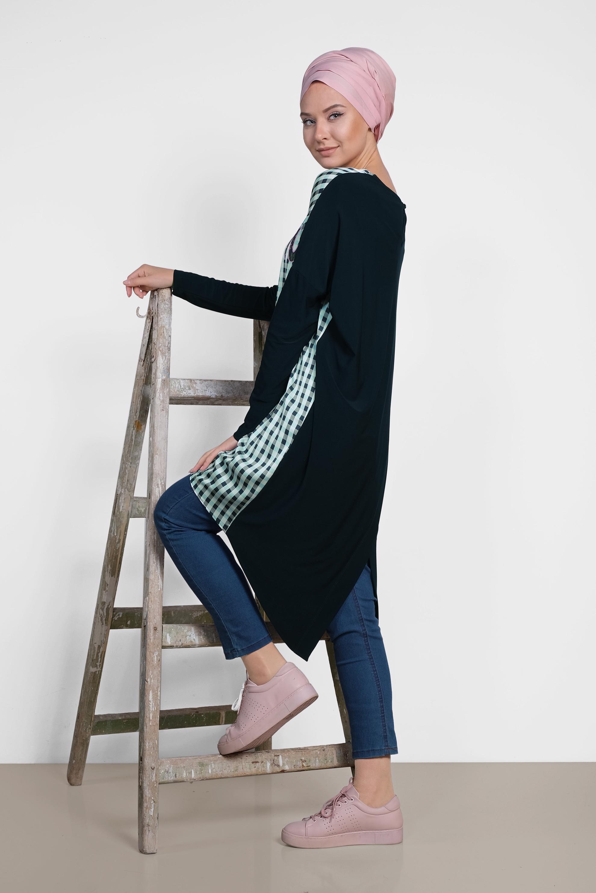 Tesettür giyim LACİVERT YAZI BASKILI KARELİ TUNİK 4059