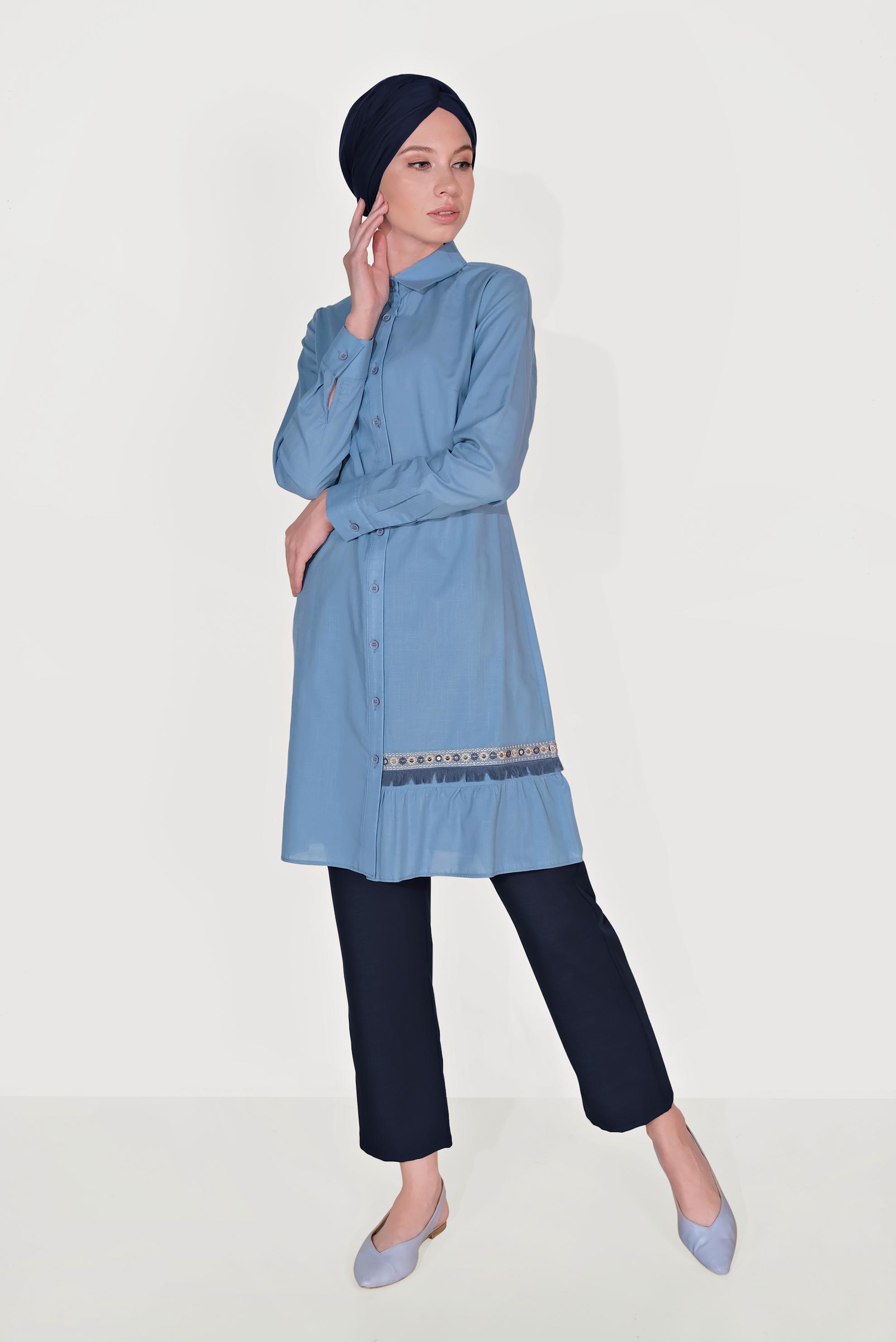 Tesettür giyim MAVİ PAMUKLU BOYDAN DÜĞMELİ NAKIŞLI TUNİK 40593 