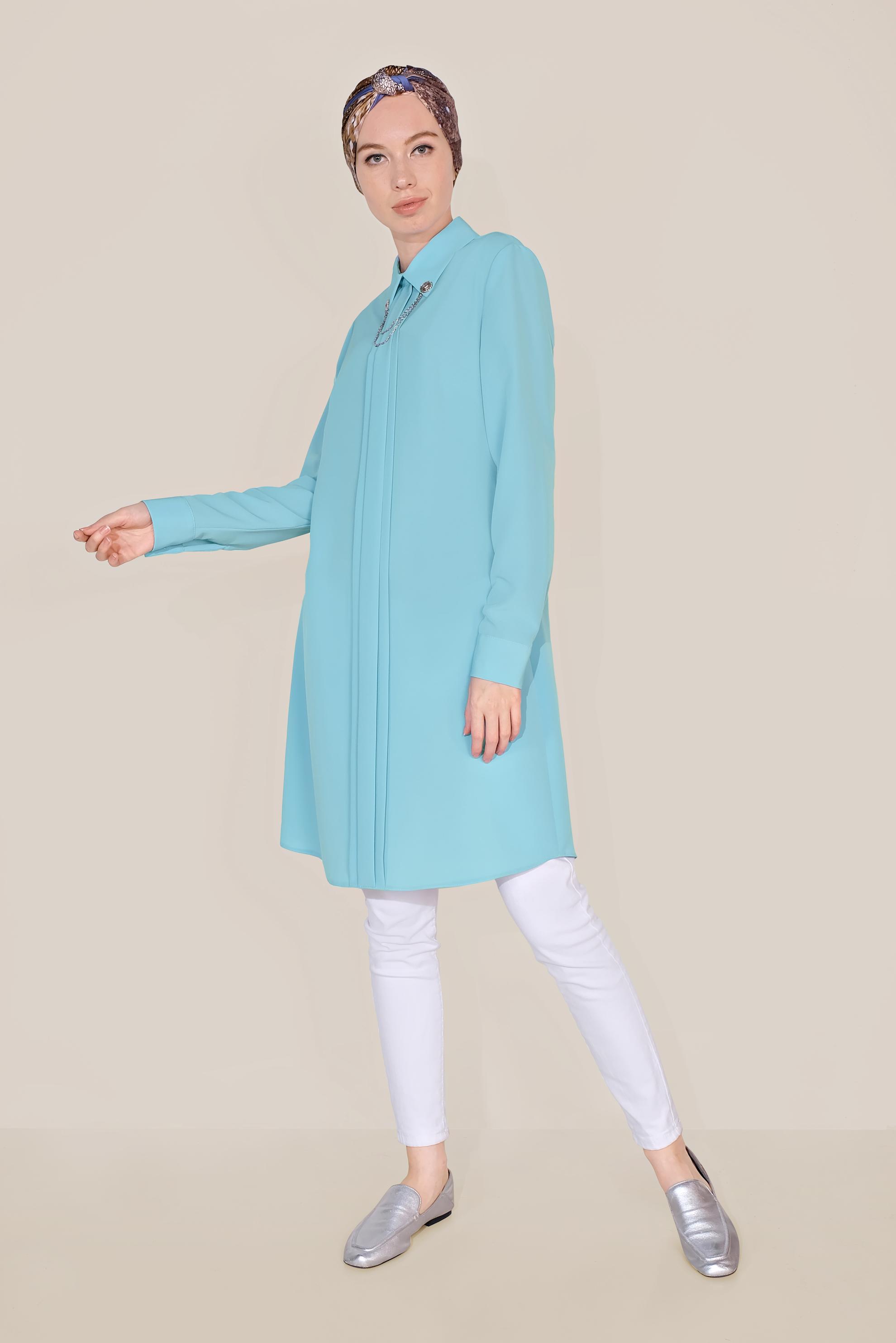 Tesettür giyim MAVİ YAKASI ZİNCİR BROŞ DETAYLI TUNİK 40657