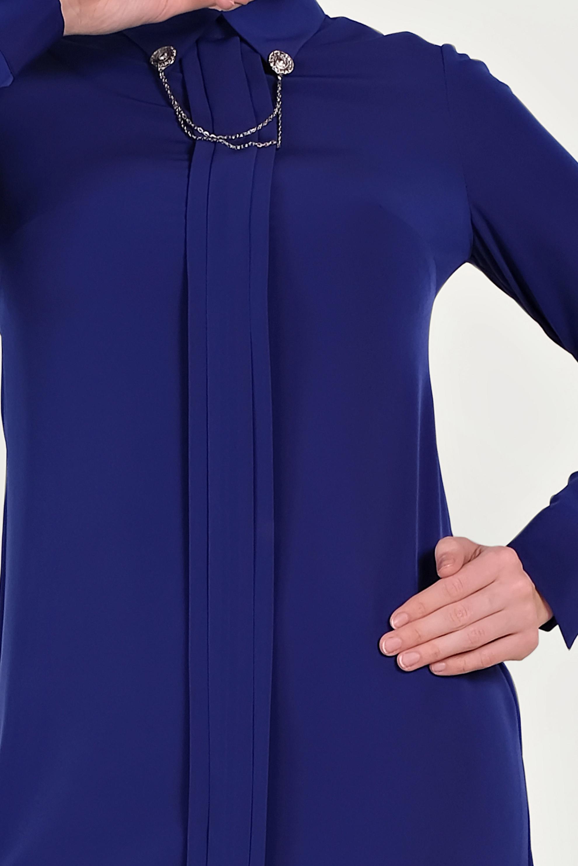 Tesettür giyim MAVİ YAKASI ZİNCİR BROŞ DETAYLI TUNİK 40657