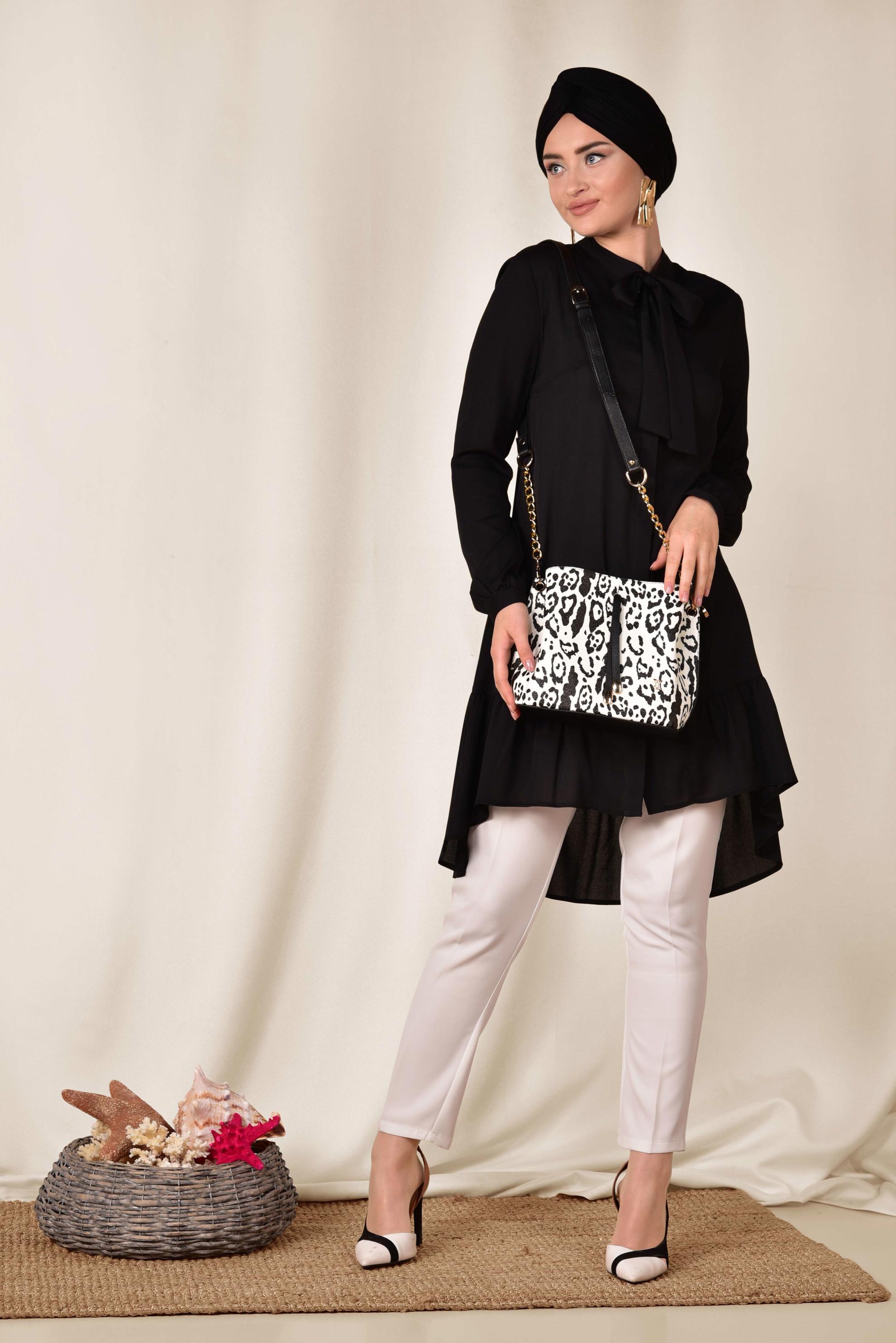 Tesettür giyim SİYAH ETEK UCU PİLİSELİ YAKASI BAĞCIKLI TUNİK 4066