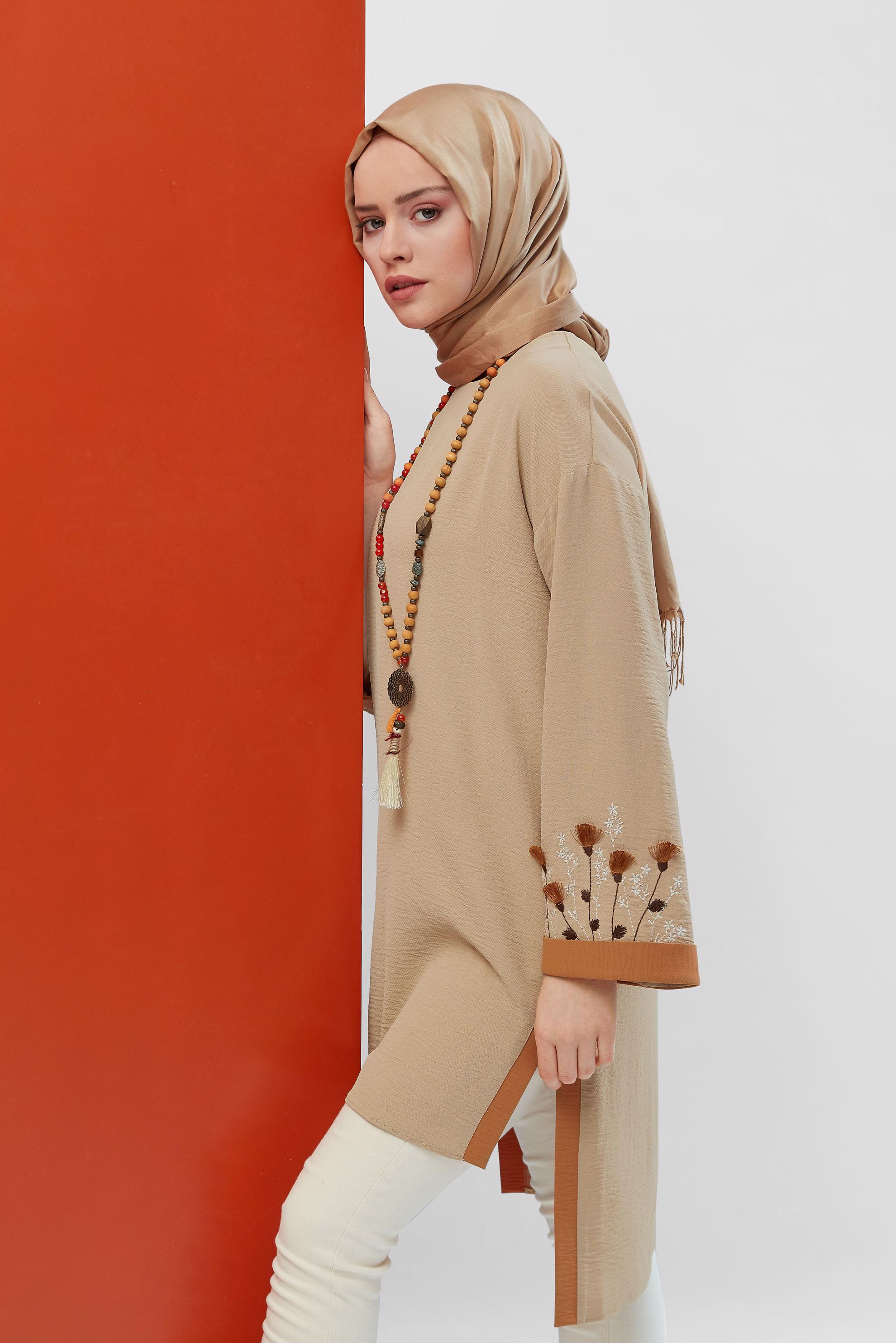 Tesettür giyim KAHVE YANLARI YIRTMAÇLI ASİMETRİK KESİM TUNİK 40662