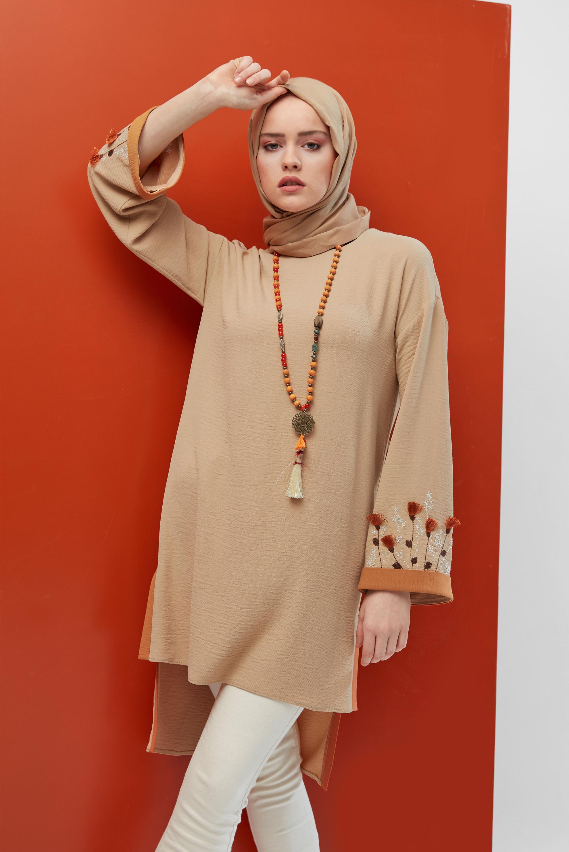 Tesettür giyim KAHVE YANLARI YIRTMAÇLI ASİMETRİK KESİM TUNİK 40662