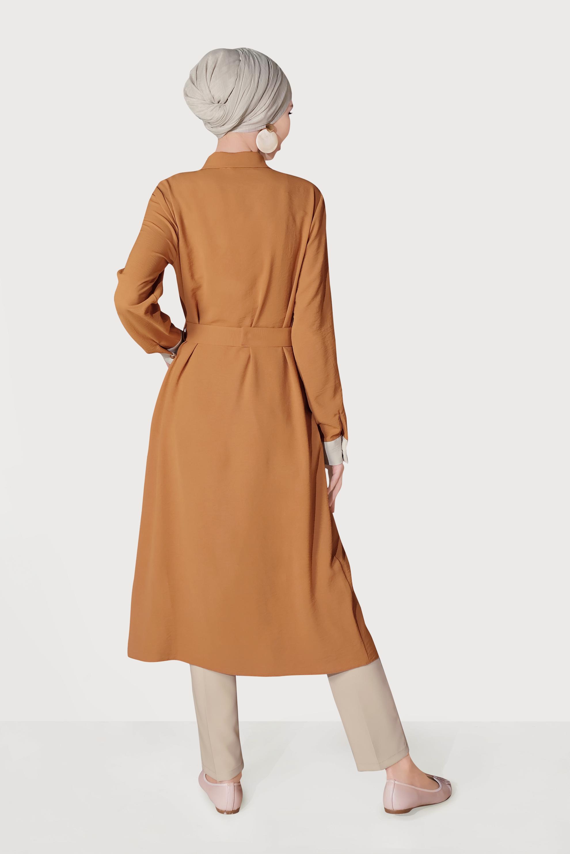 Tesettür giyim KAHVE BOYDAN DÜĞMELİ İKİ RENK TUNİK 40676 