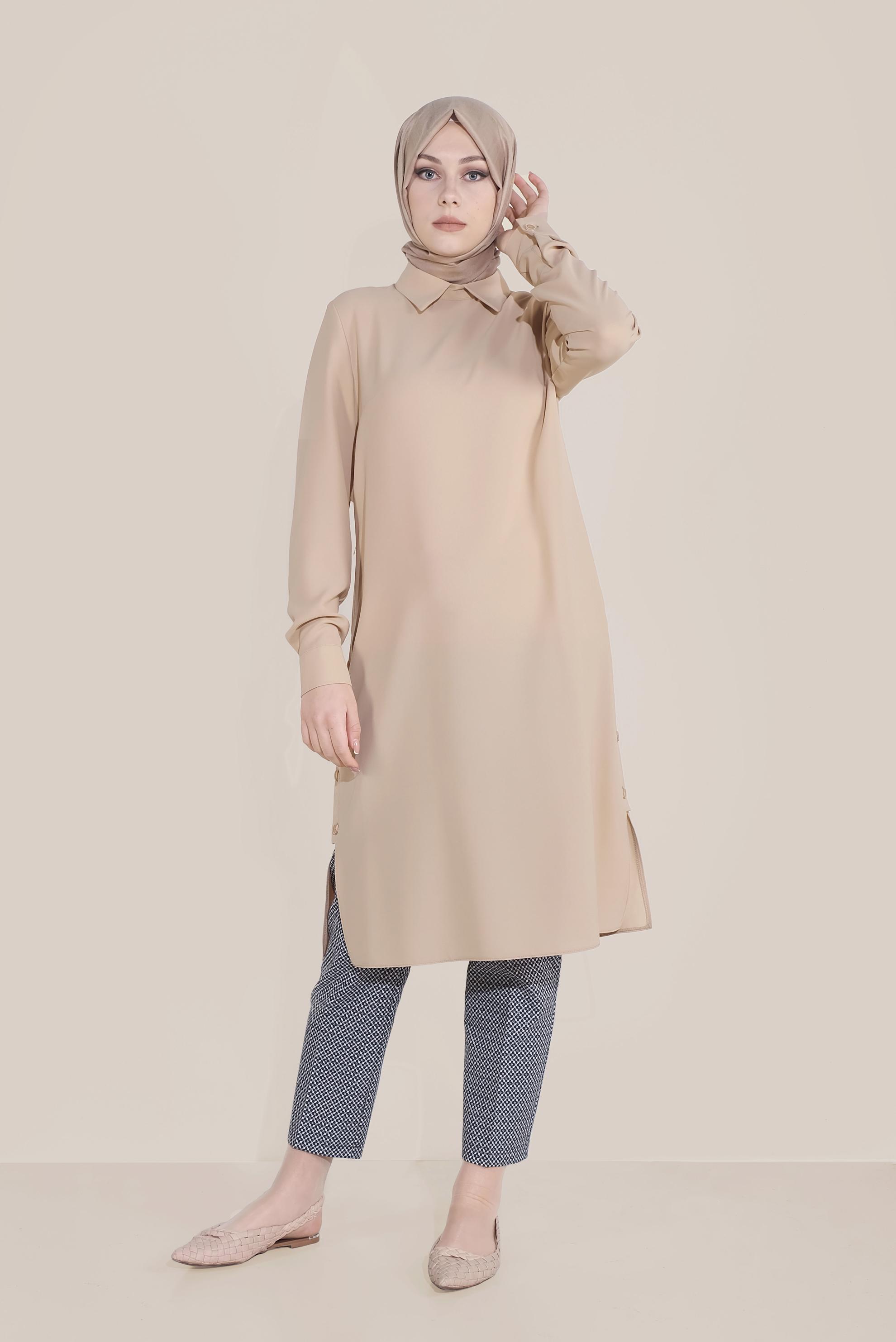 Tesettür giyim BEJ YIRTMACI DÜĞMELİ SİVRİ YAKA TUNİK 40686