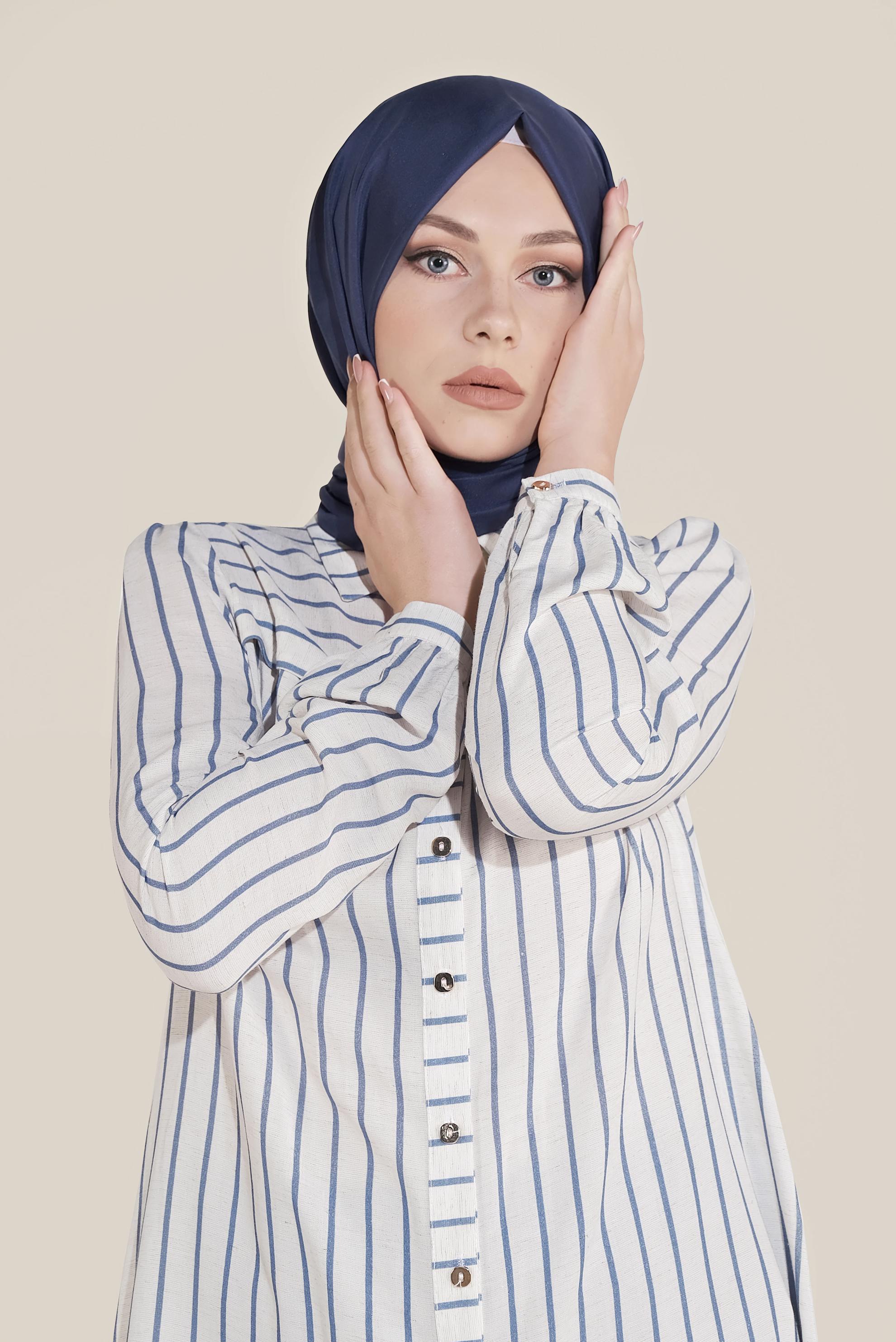 Tesettür giyim LACİVERT BOYDAN DÜĞMELİ ÇİZGİLİ TUNİK 40701 