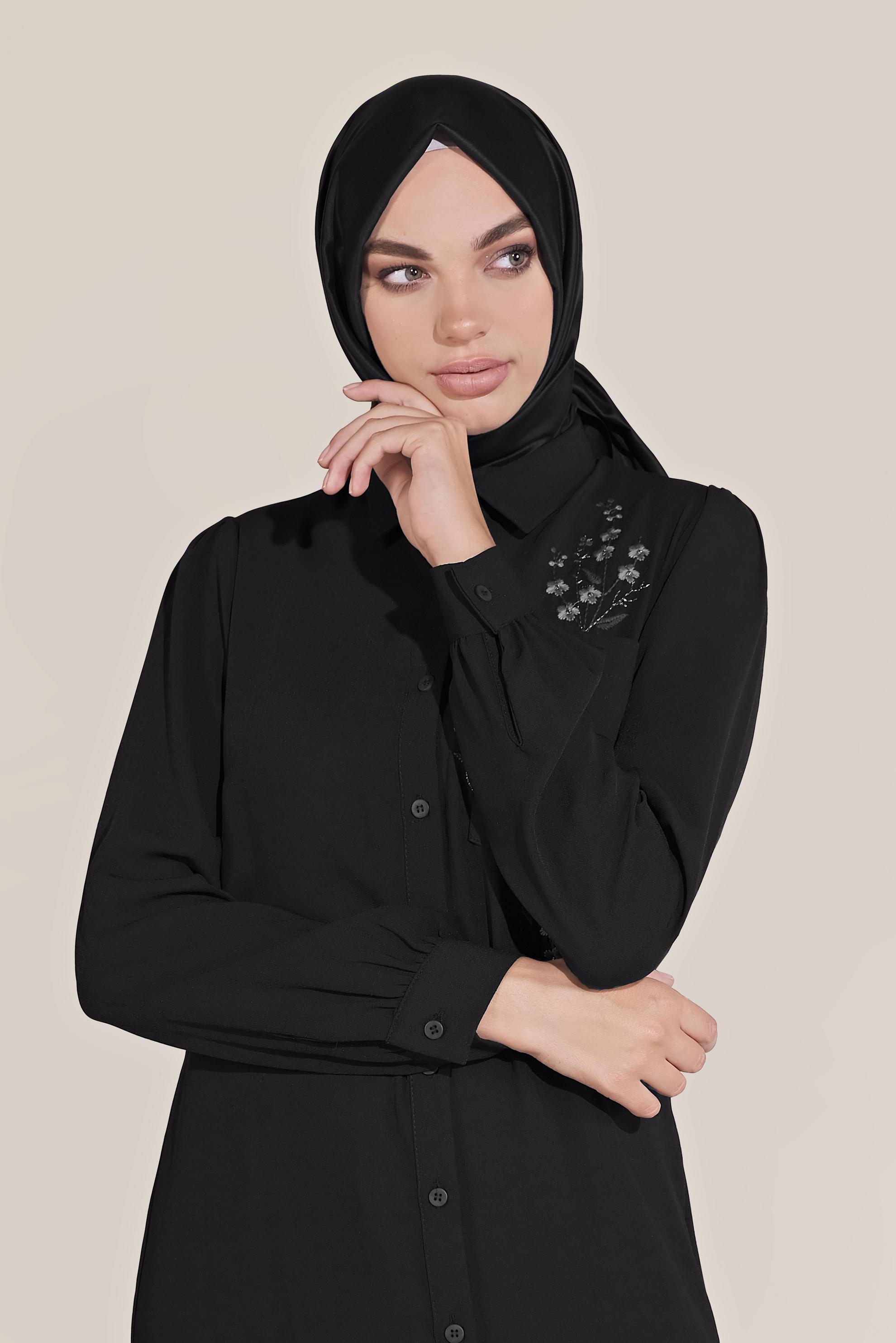Tesettür giyim SİYAH ÇİÇEK NAKIŞLI TUNİK 40707 