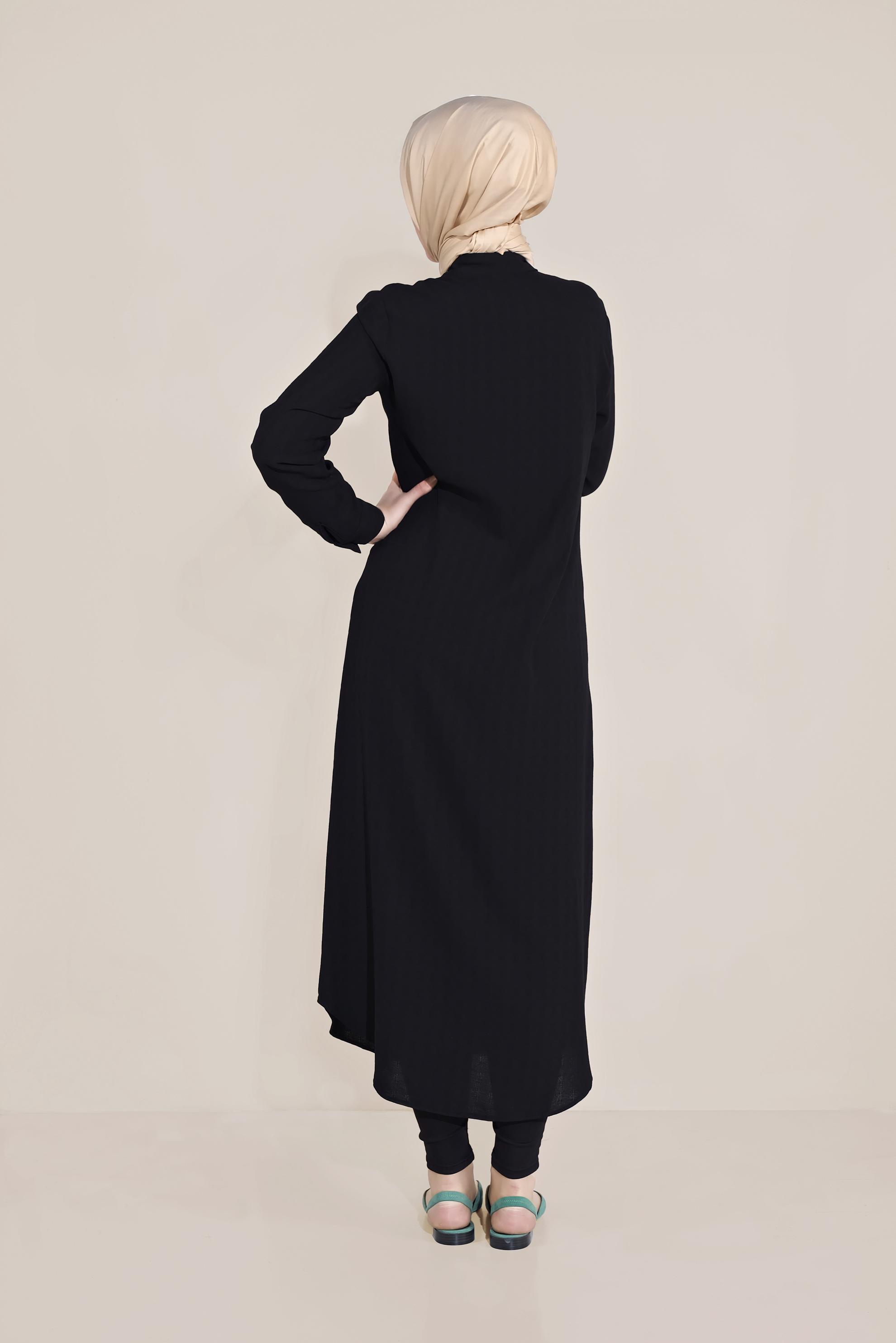 Tesettür giyim SİYAH BOYDAN DÜĞMELİ ERKEK YAKA TUNİK 40708 