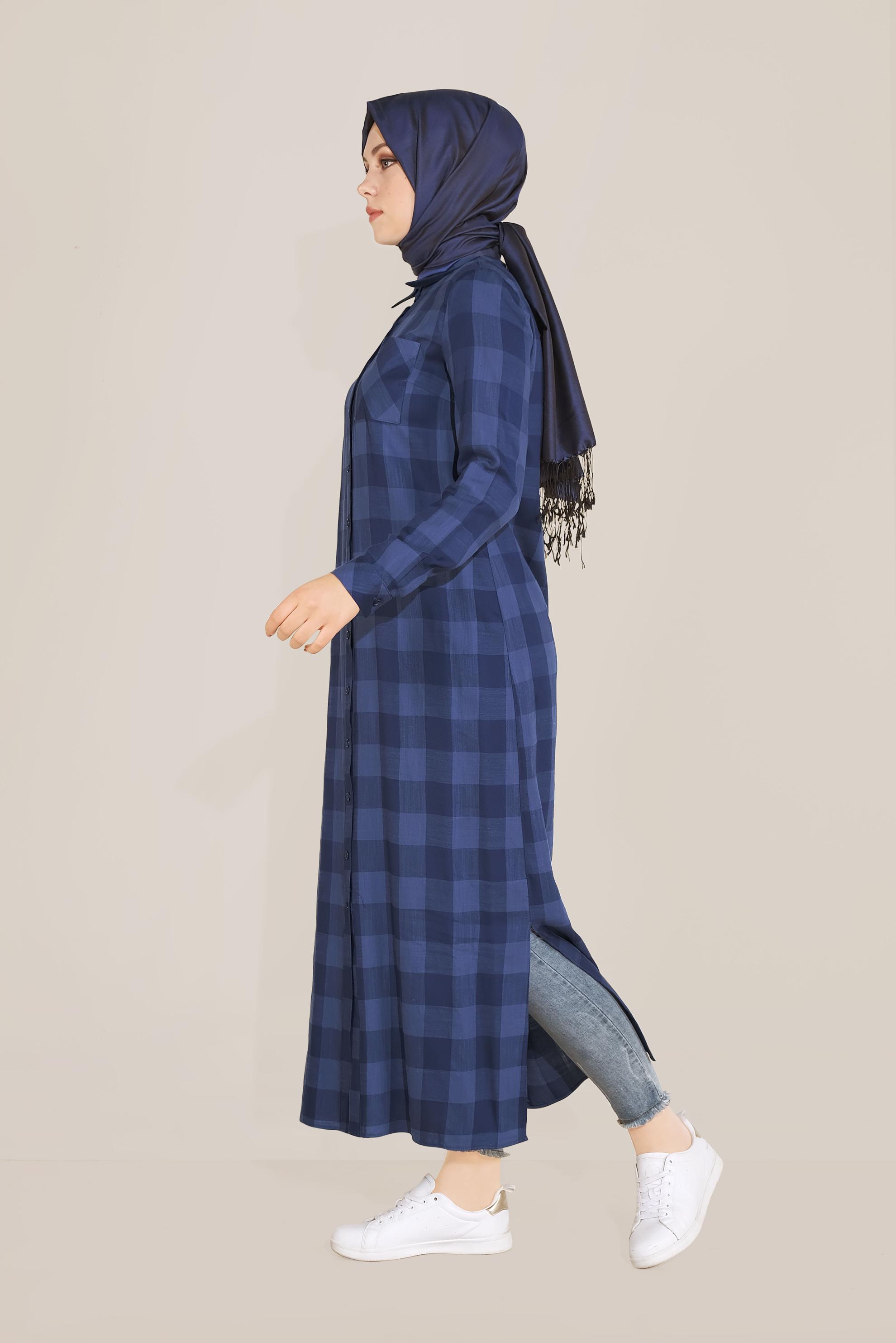 Tesettür giyim LACİVERT BOYDAN DÜĞMELİ YIRTMAÇLI TUNİK 40709