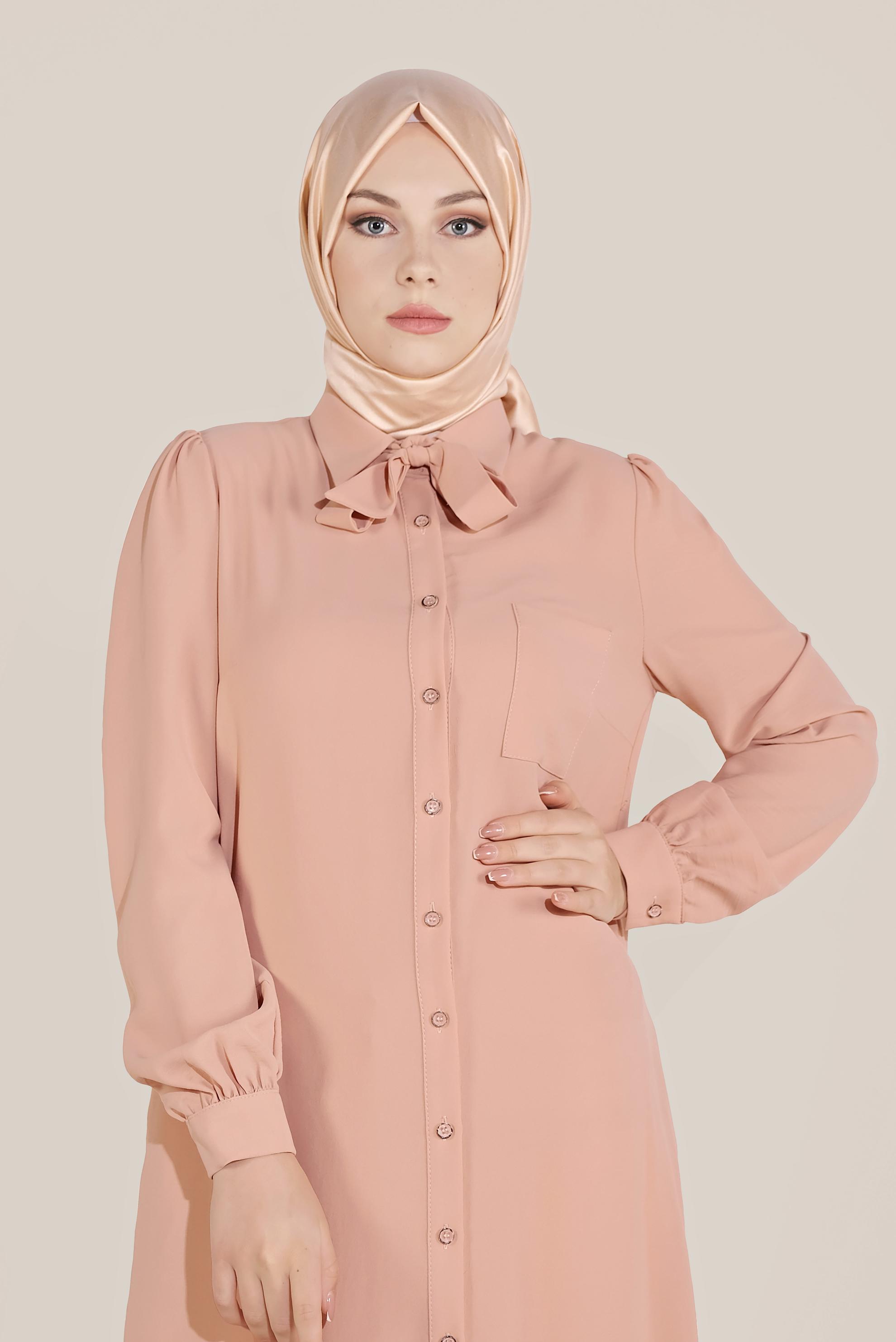 Tesettür giyim PUDRA FİYONK YAKA DÜĞMELİ TUNİK 40710 