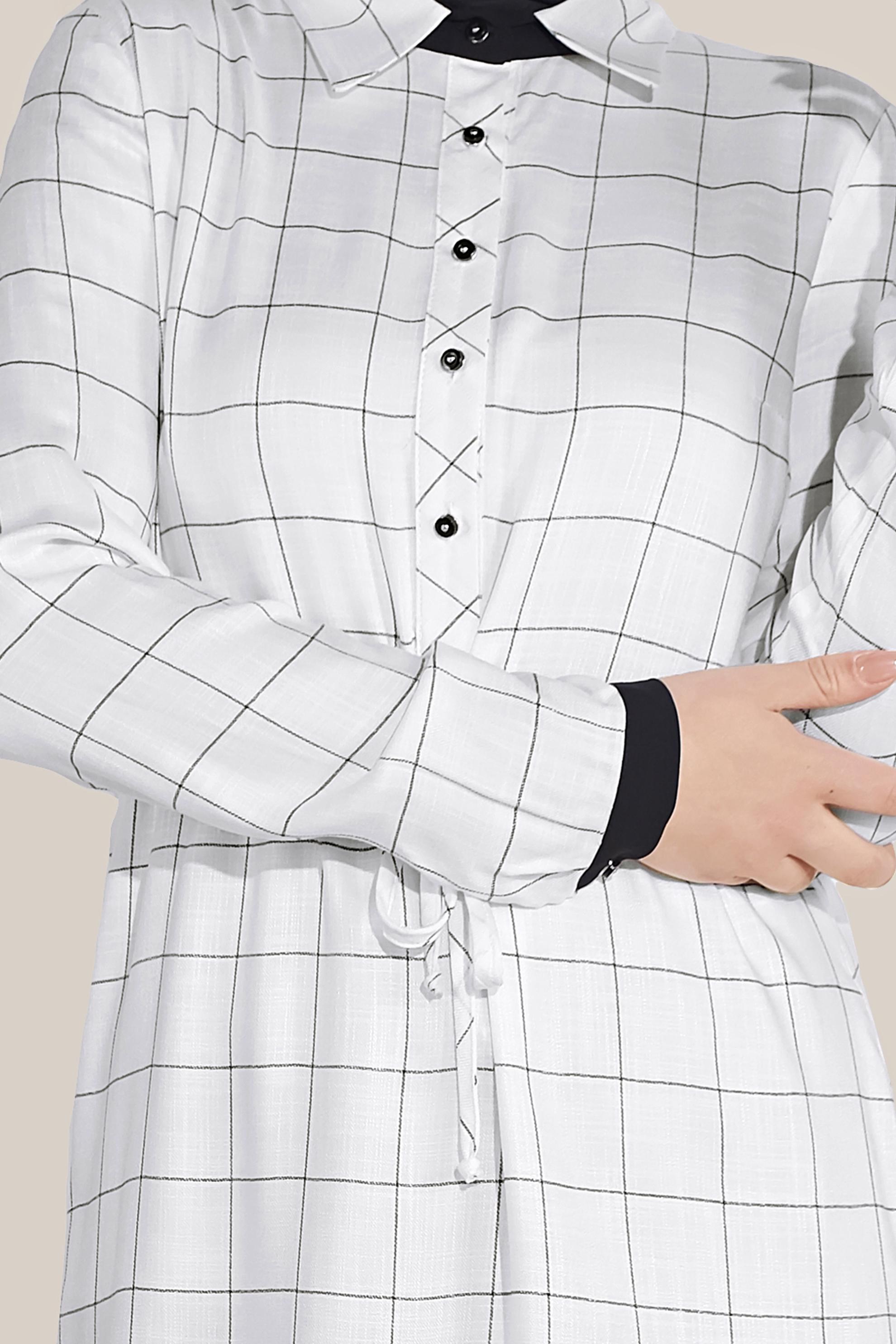 Tesettür giyim BEYAZ KARE DESENLİ BELDEN LASTİKLİ TUNİK 40729