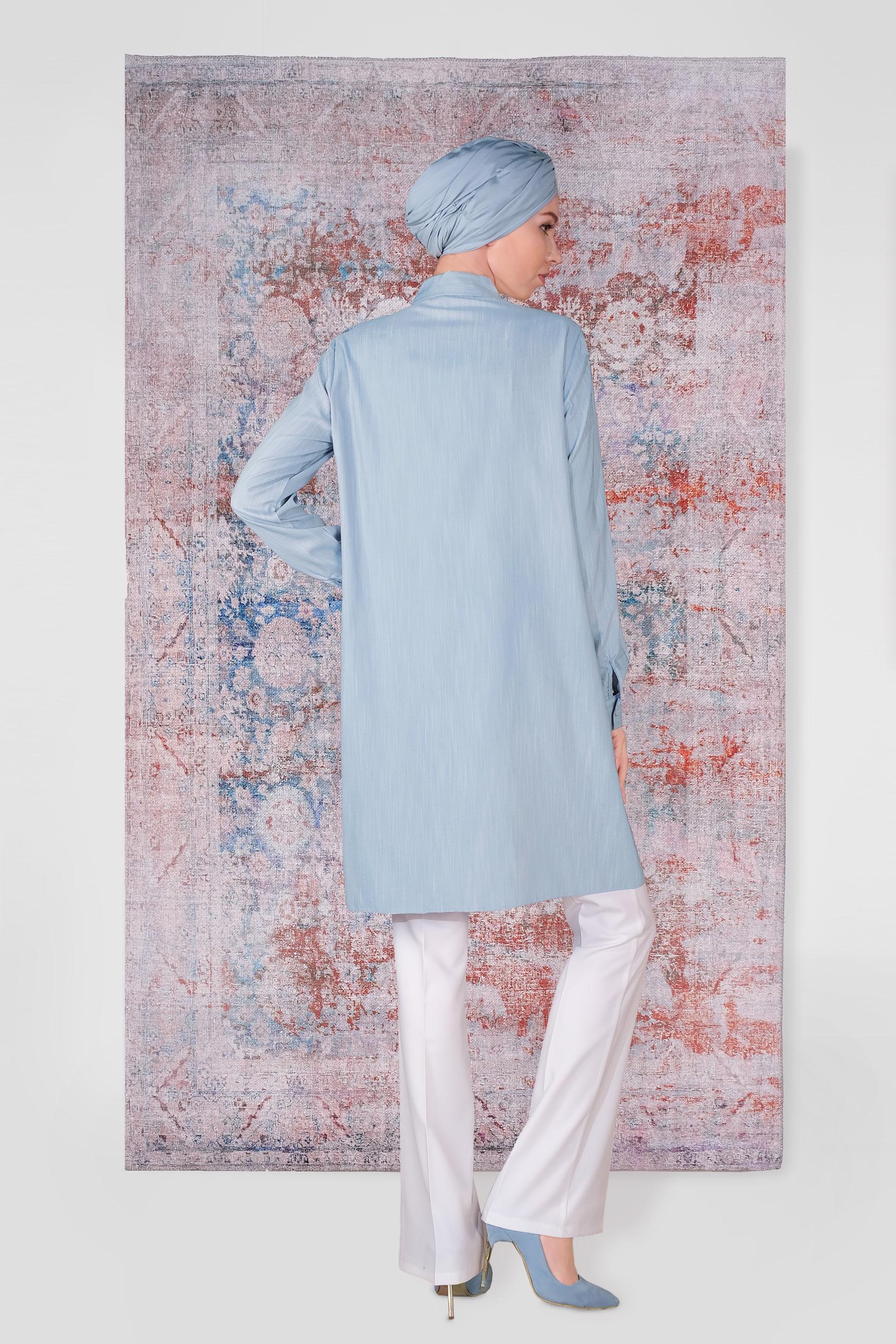 Tesettür giyim MAVİ YAKASI BROŞLU TUNİK 40747