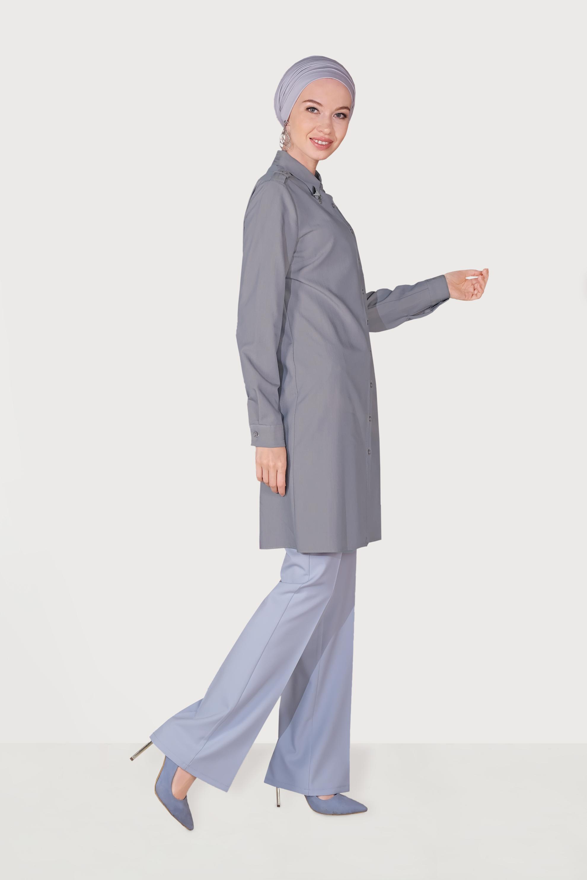 Tesettür giyim GRİ YAKASI BROŞLU TUNİK 40747
